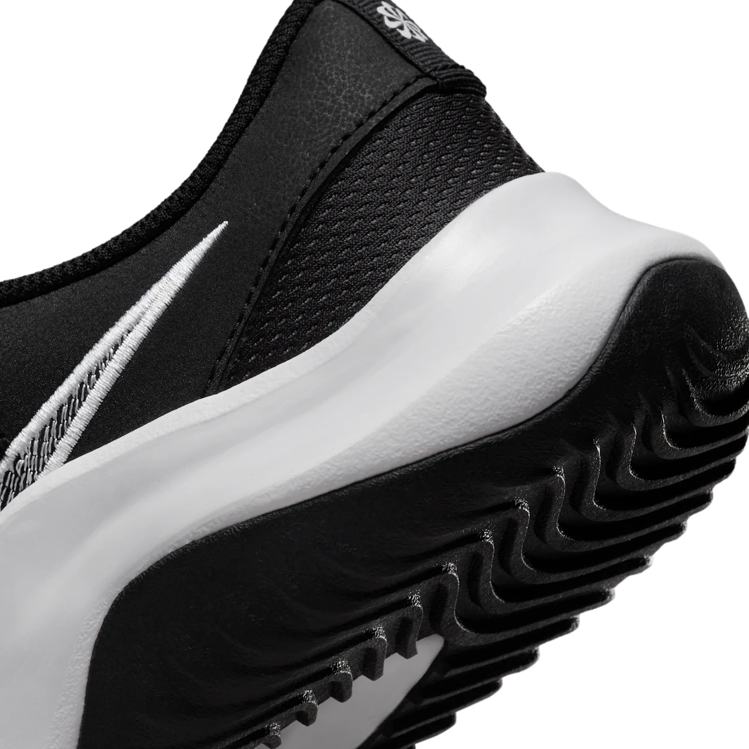 Nike Legend Essential 3 Next Nature image 8