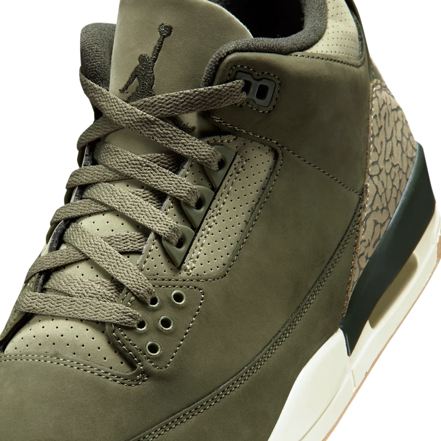 Air Jordan 3 Retro "Medium Olive" image 8