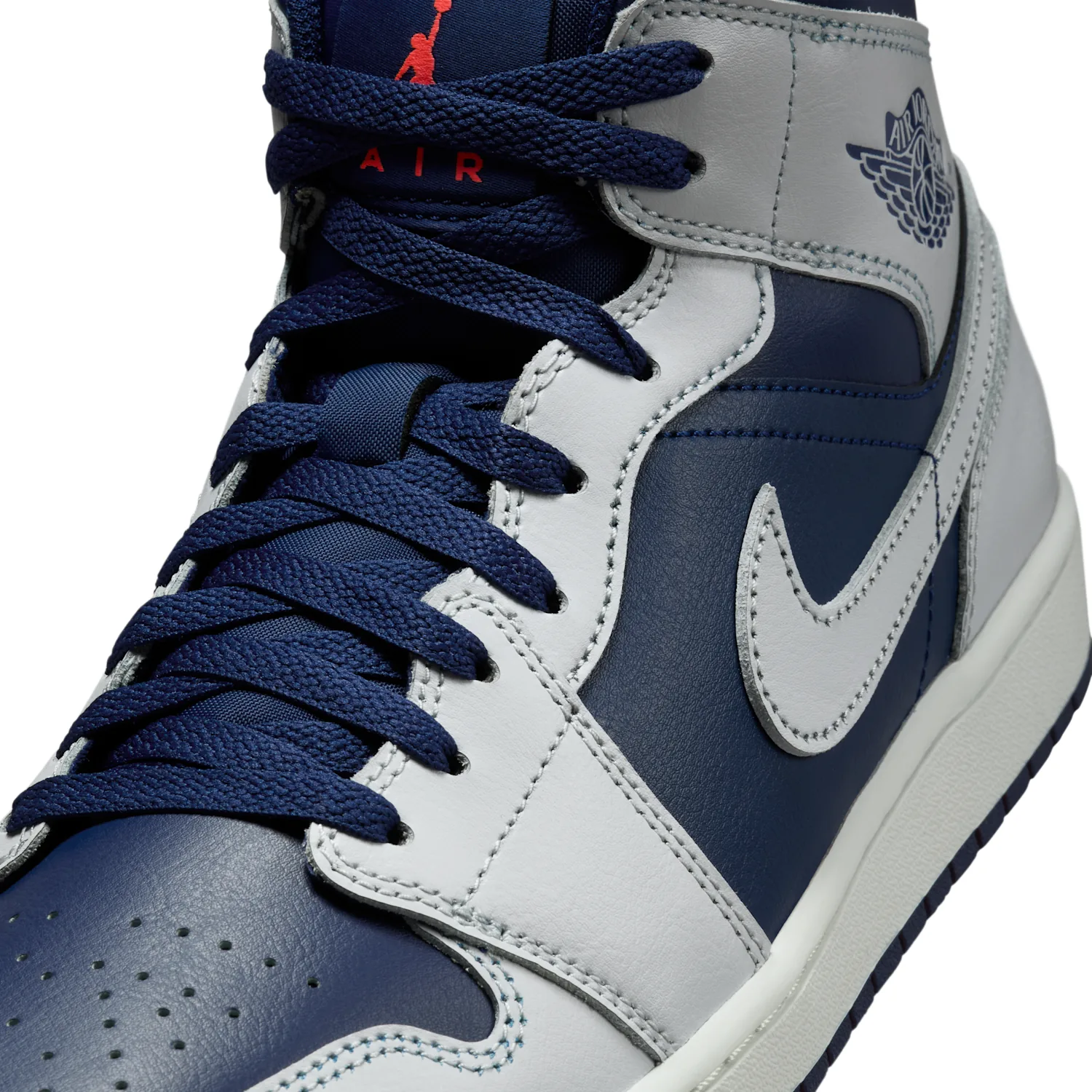 Air Jordan 1 Mid image 7