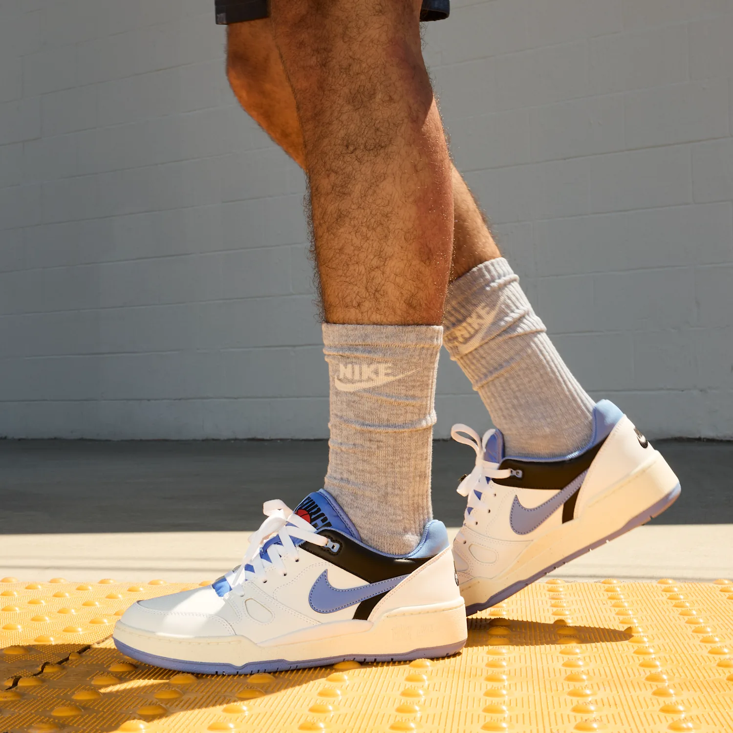 Nike Full Force Low image 3