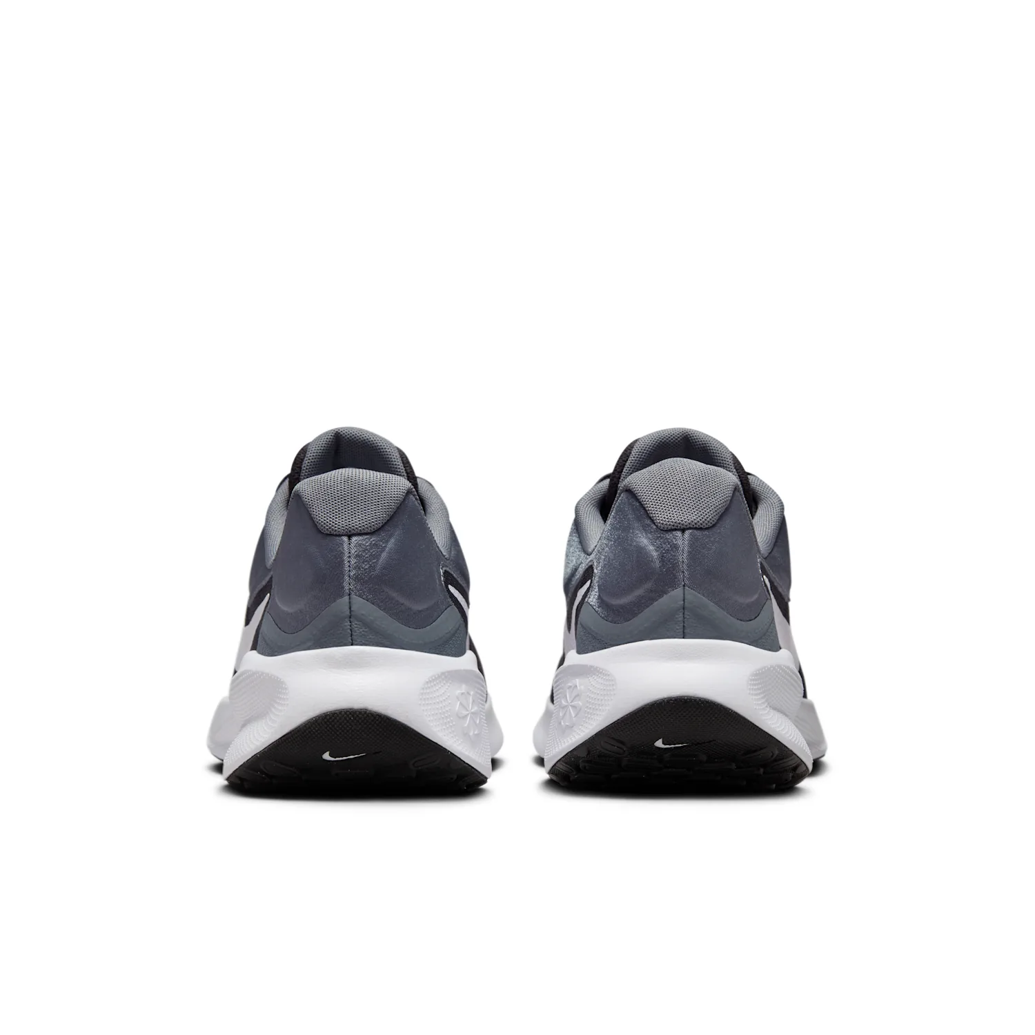 Nike Revolution 7 image 6
