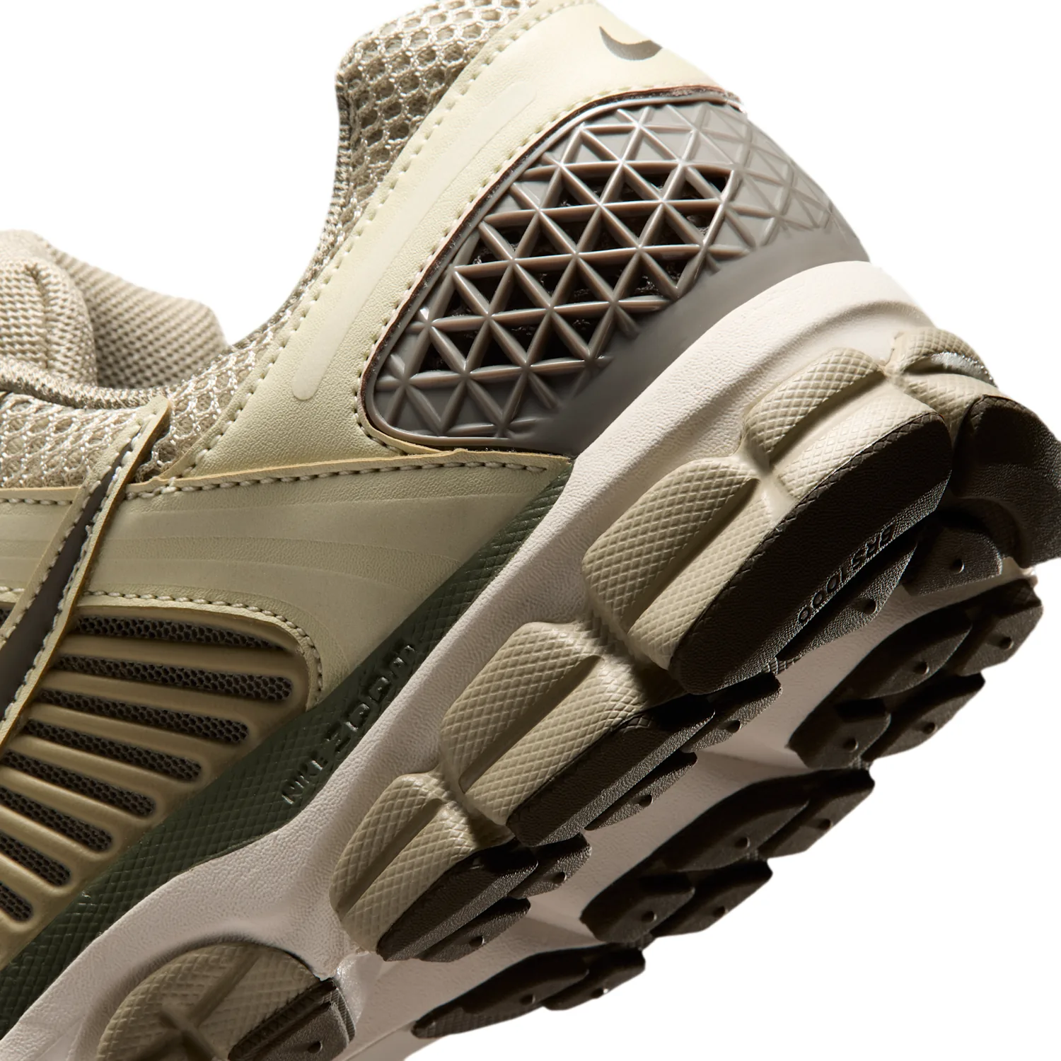 Nike Zoom Vomero 5 image 8