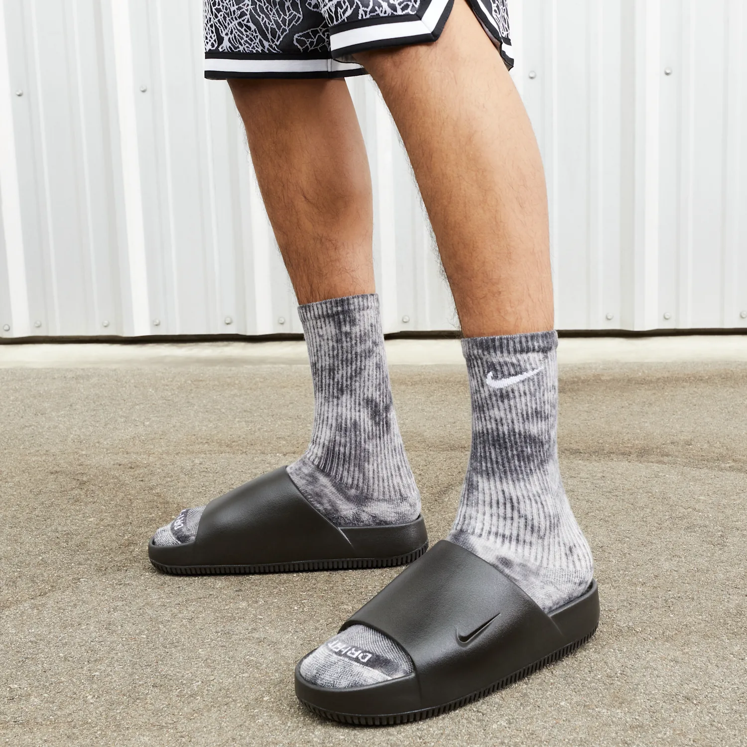 Nike Calm image 3