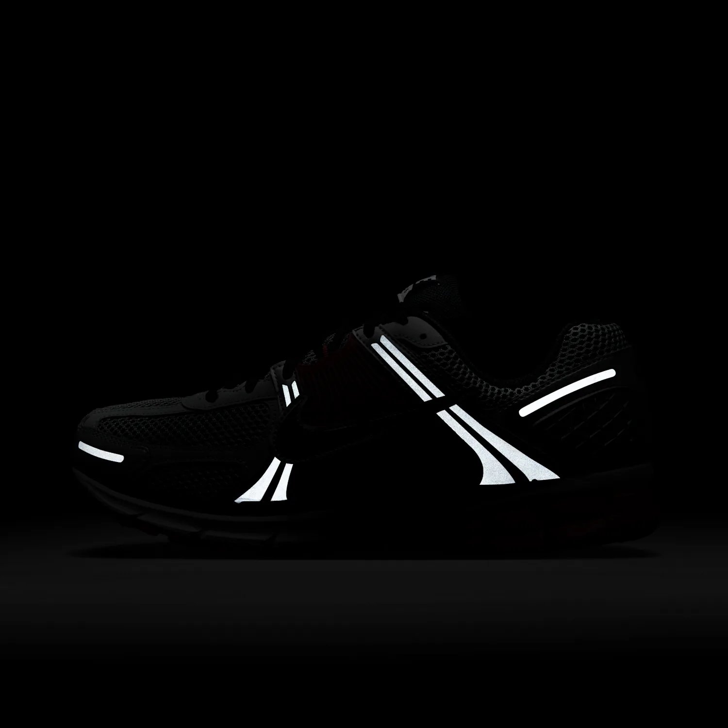 Nike Zoom Vomero 5 image 9