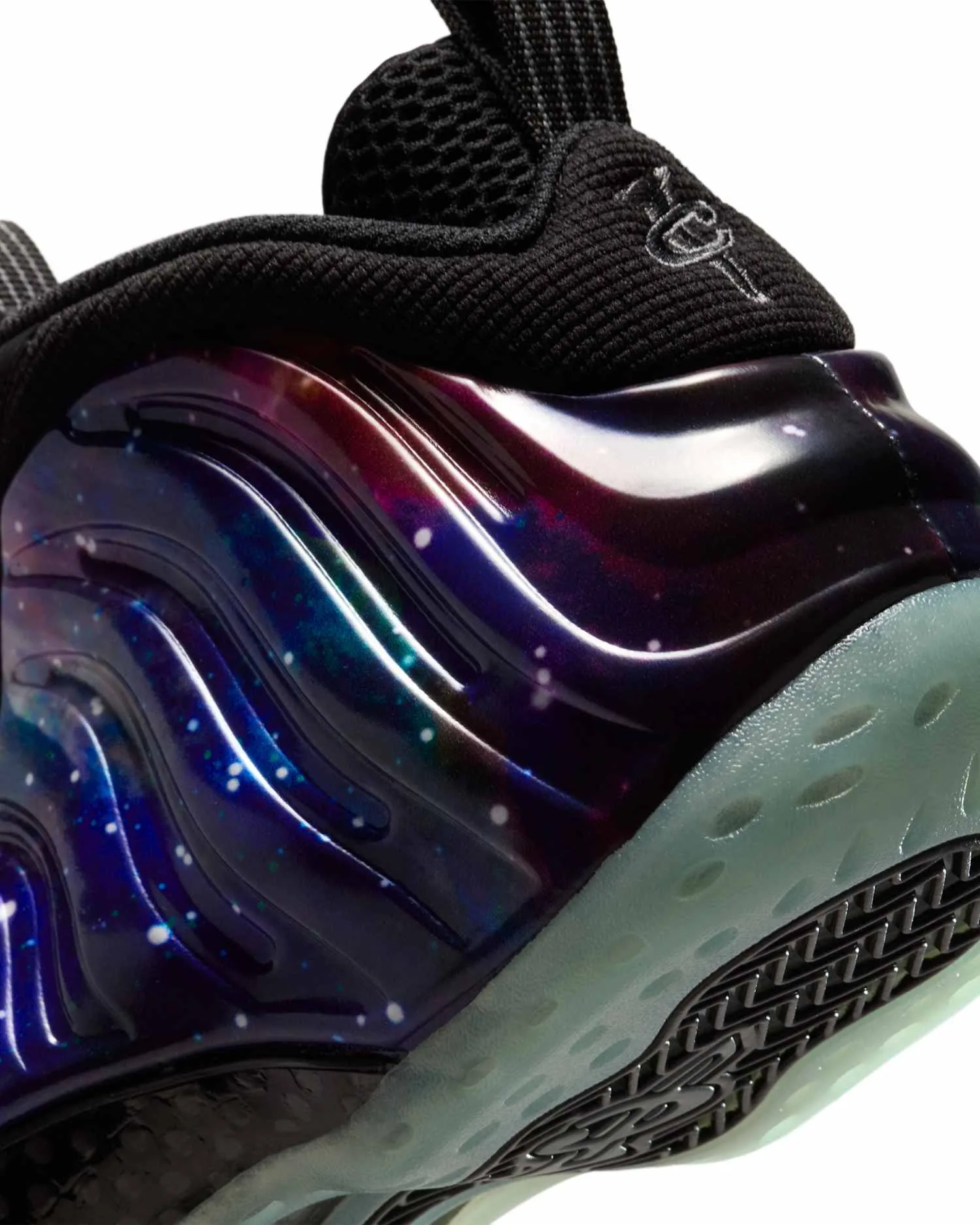 Nike Air Foamposite One image 2