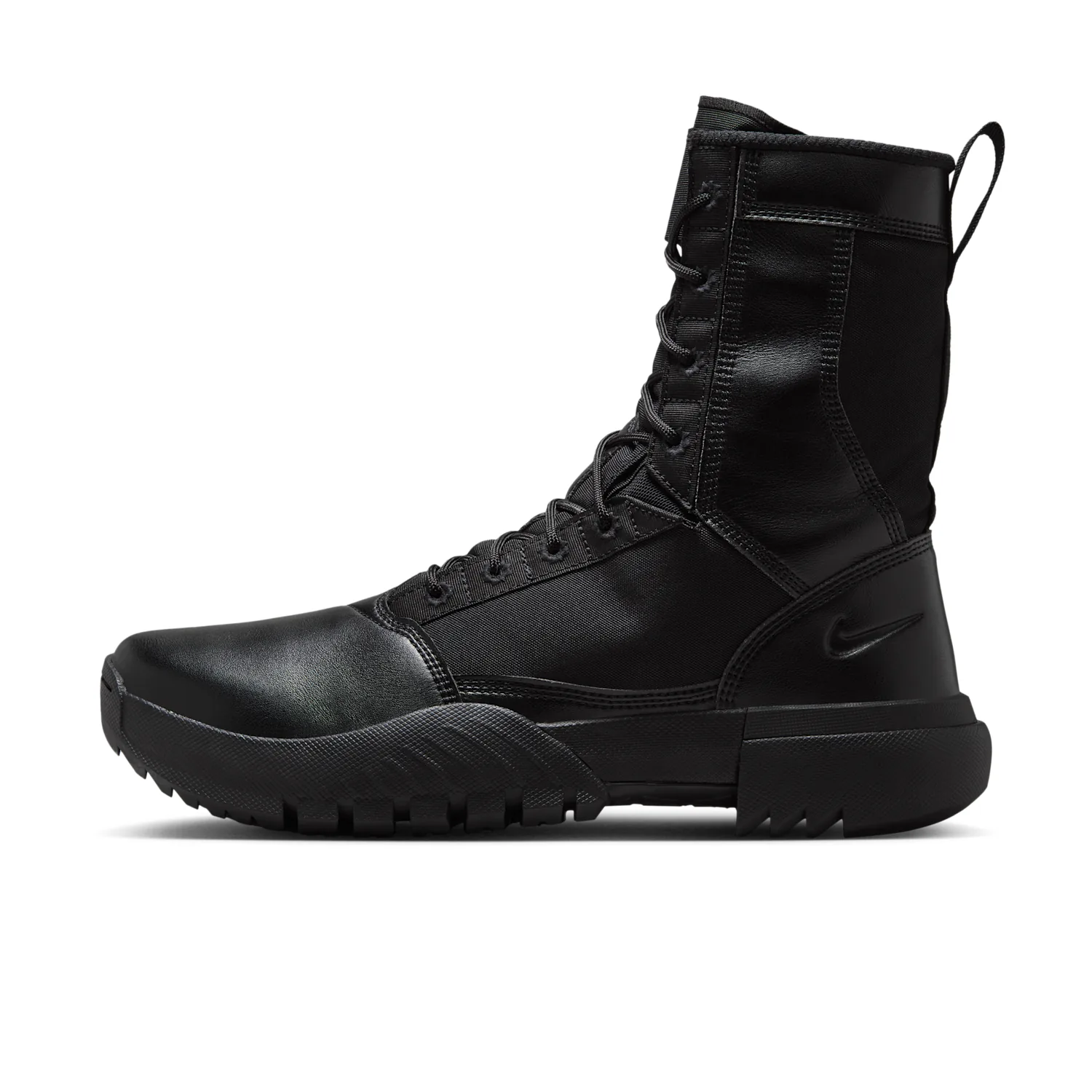 Nike SFB Air Field Ukiah 8"