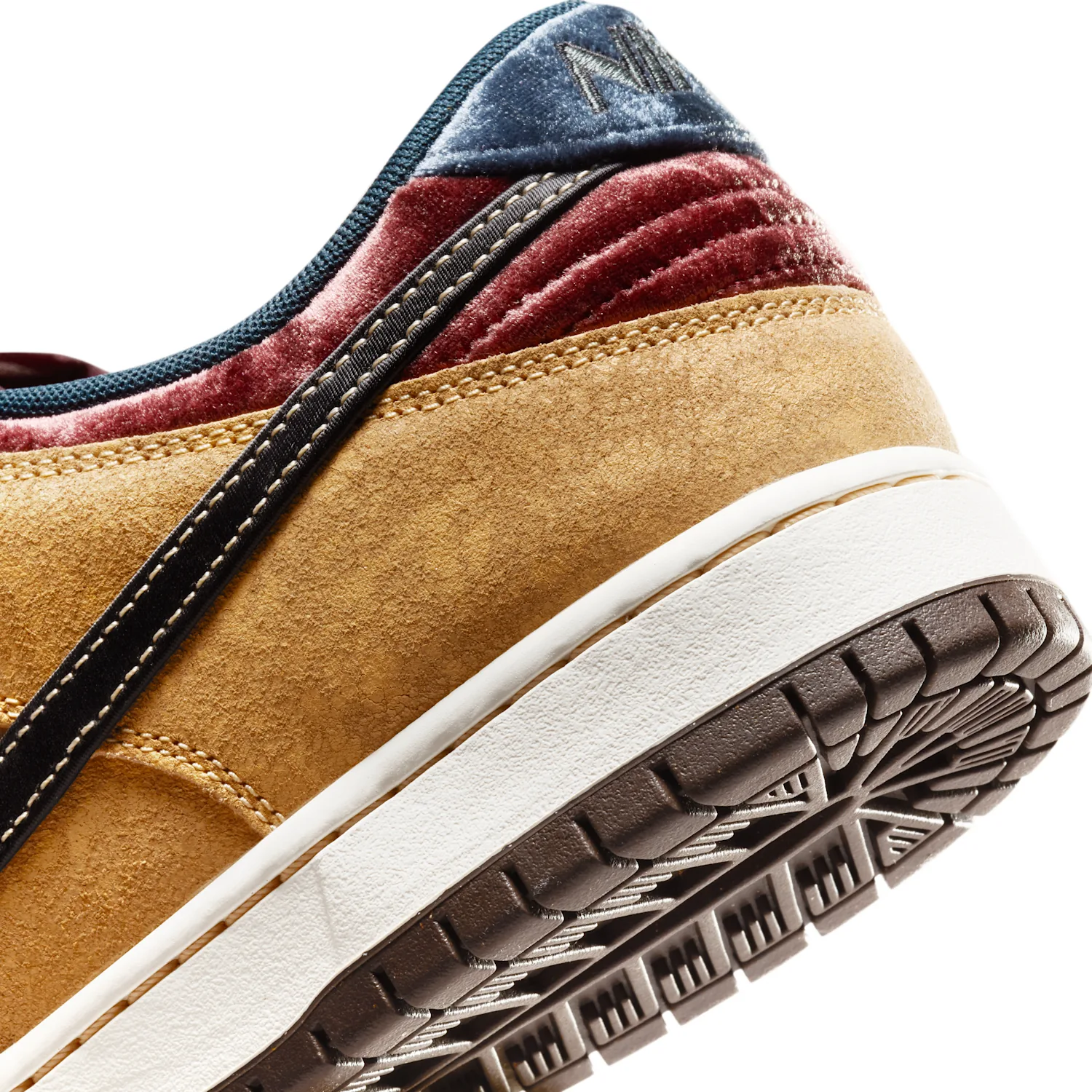 Nike SB Dunk Low Pro image 9