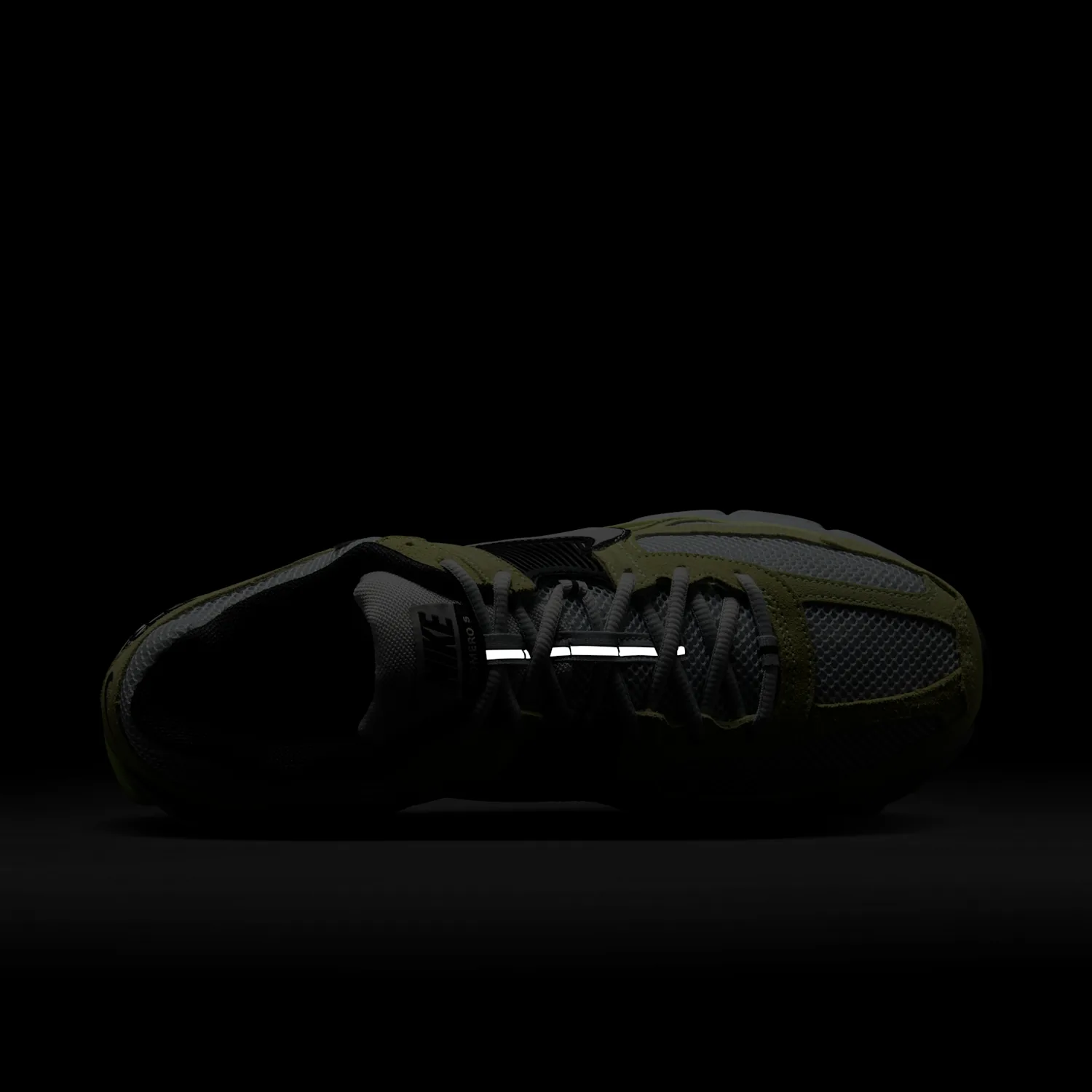 Nike Zoom Vomero 5 image 9