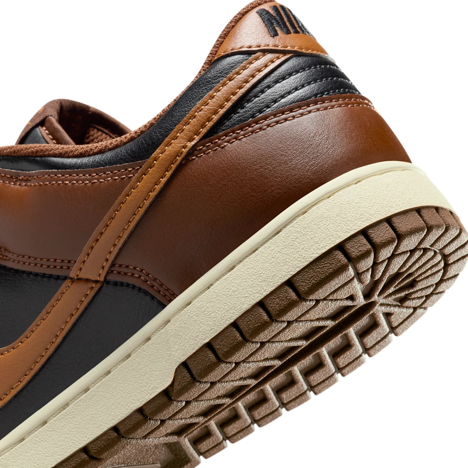 Nike Dunk Low Retro image 8
