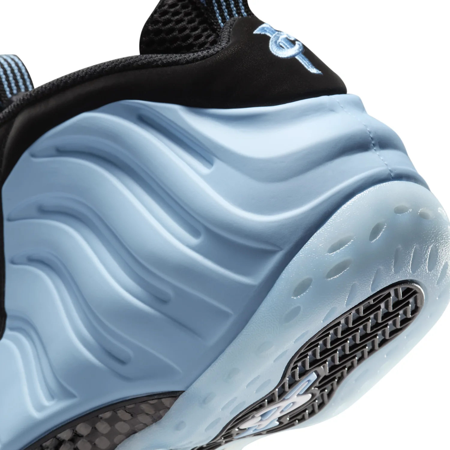 Nike Air Foamposite One image 8