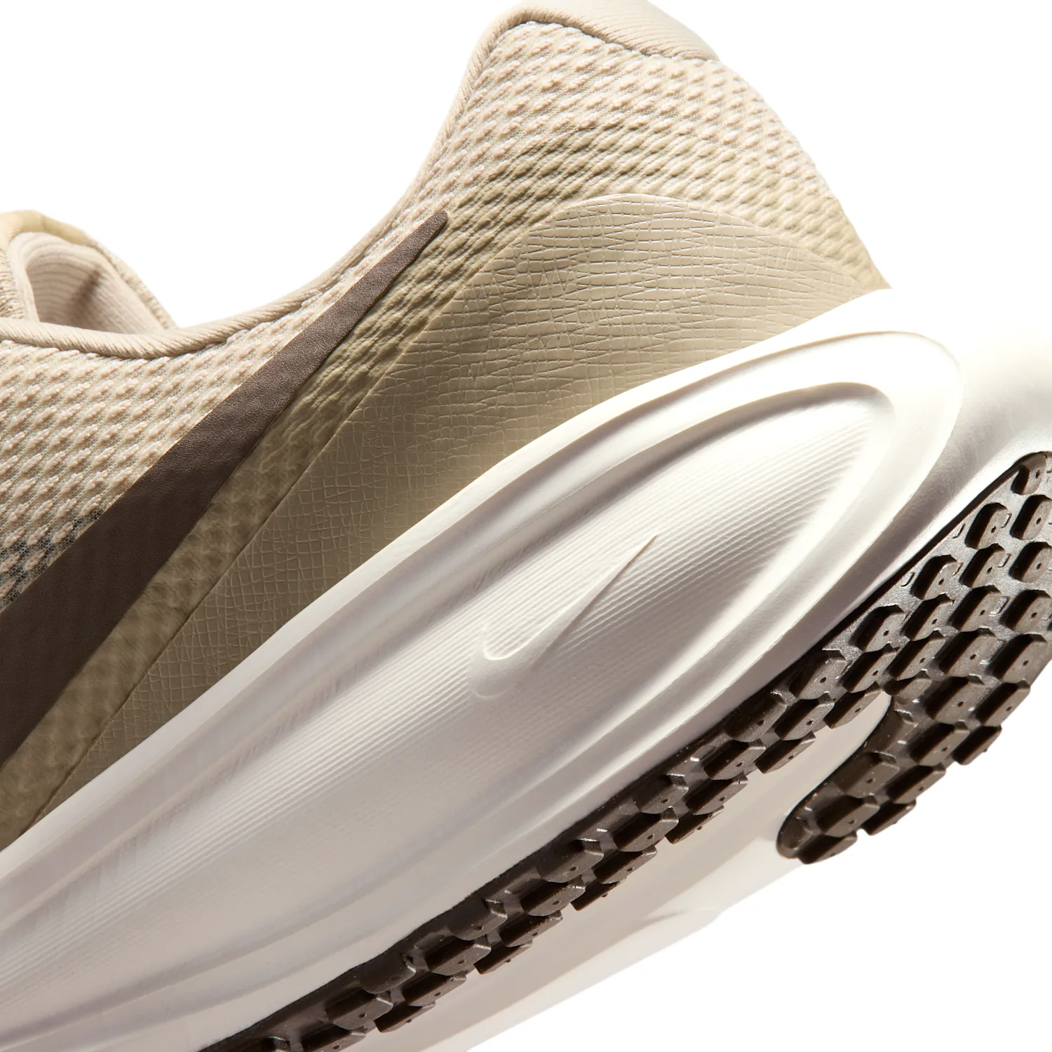 Nike Revolution 8 image 8