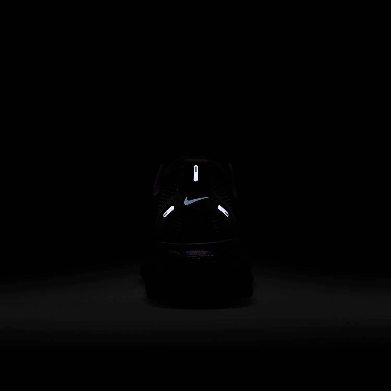 Nike Vomero 18 image 9