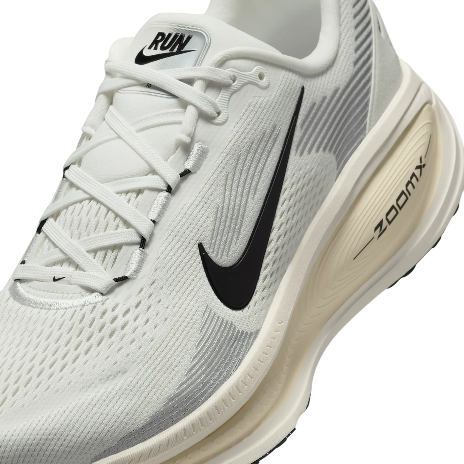 Nike Vomero 18 image 9