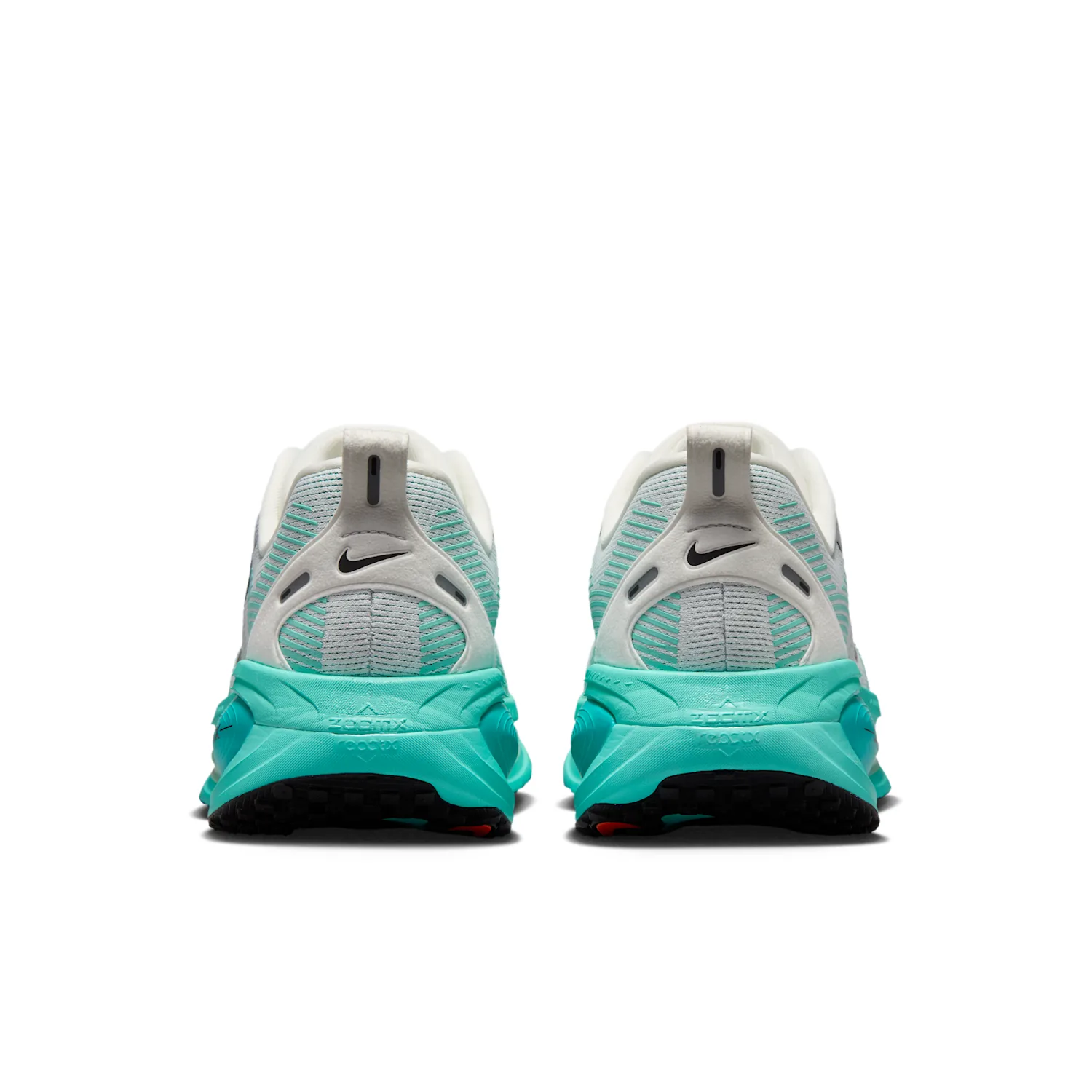 Nike Vomero 18 image 8