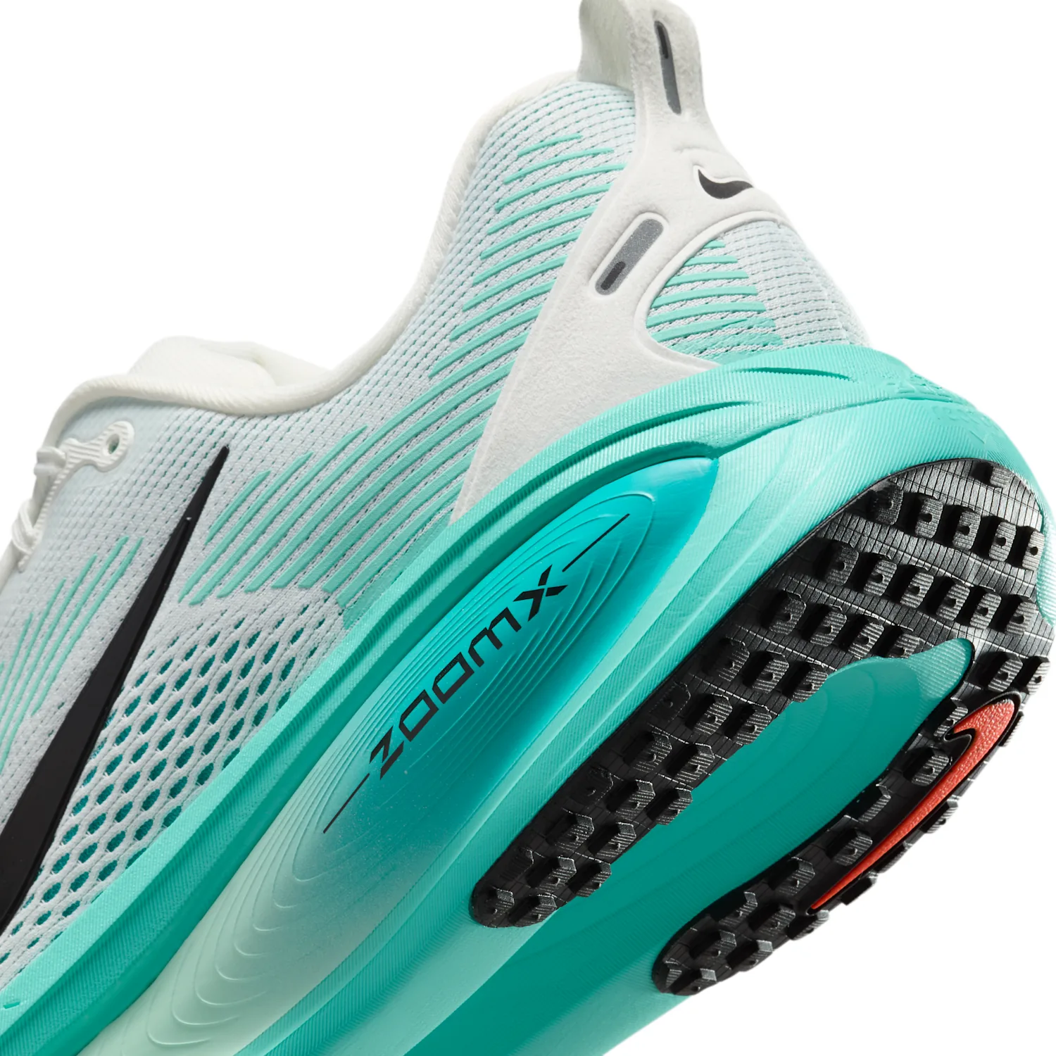 Nike Vomero 18 image 10