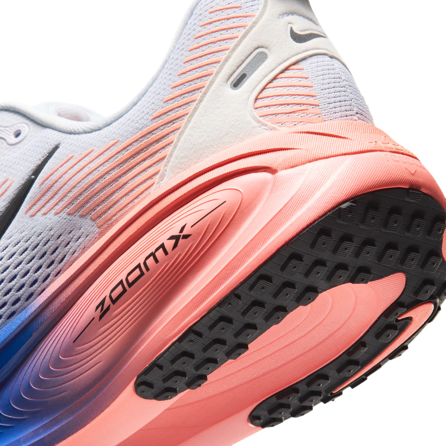 Nike Vomero 18 image 8