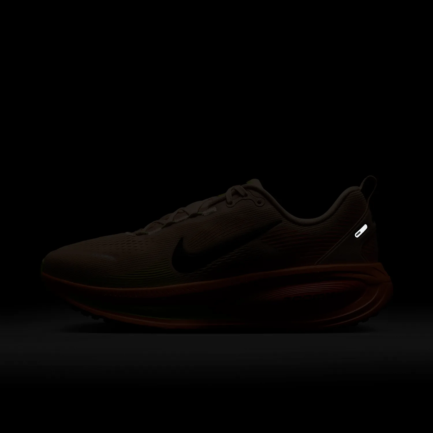Nike Vomero 18 image 2