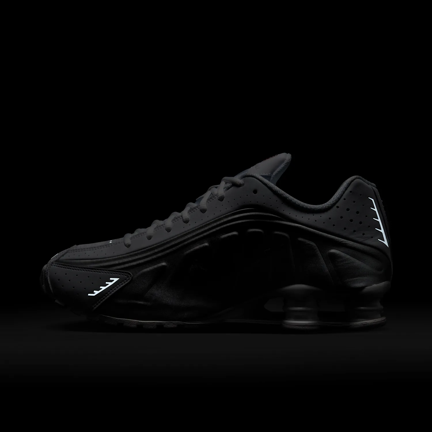 Nike Shox R4 image 4