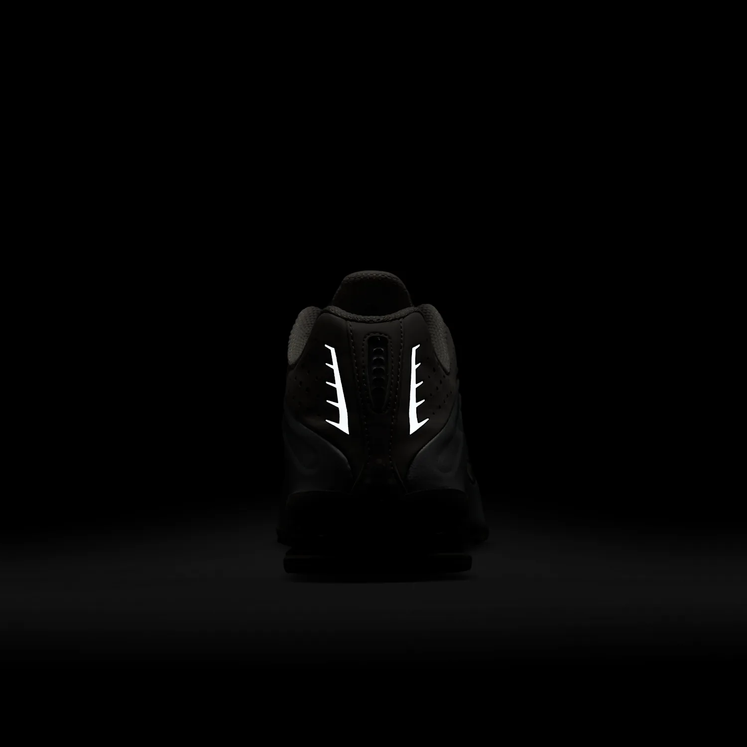 Nike Shox R4 image 2