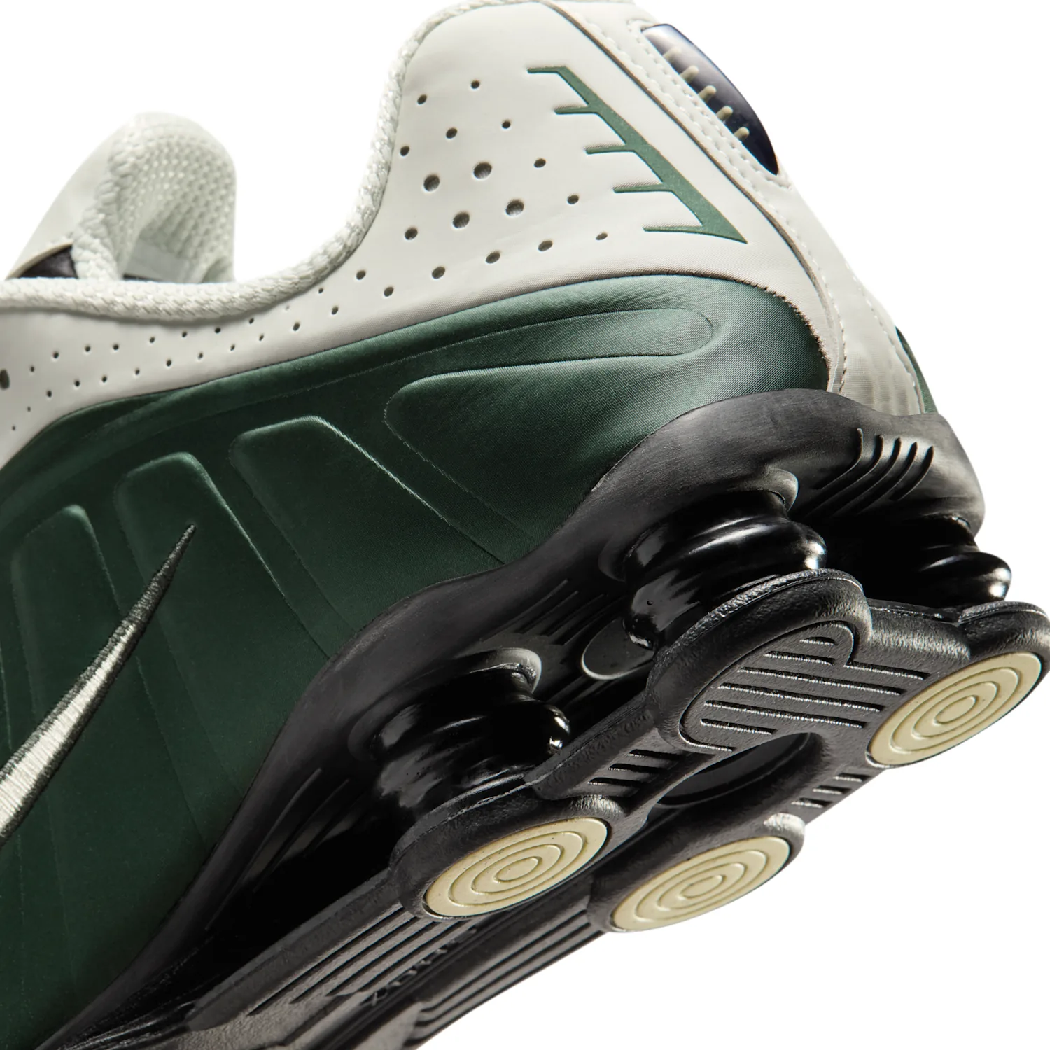 Nike Shox R4 image 8