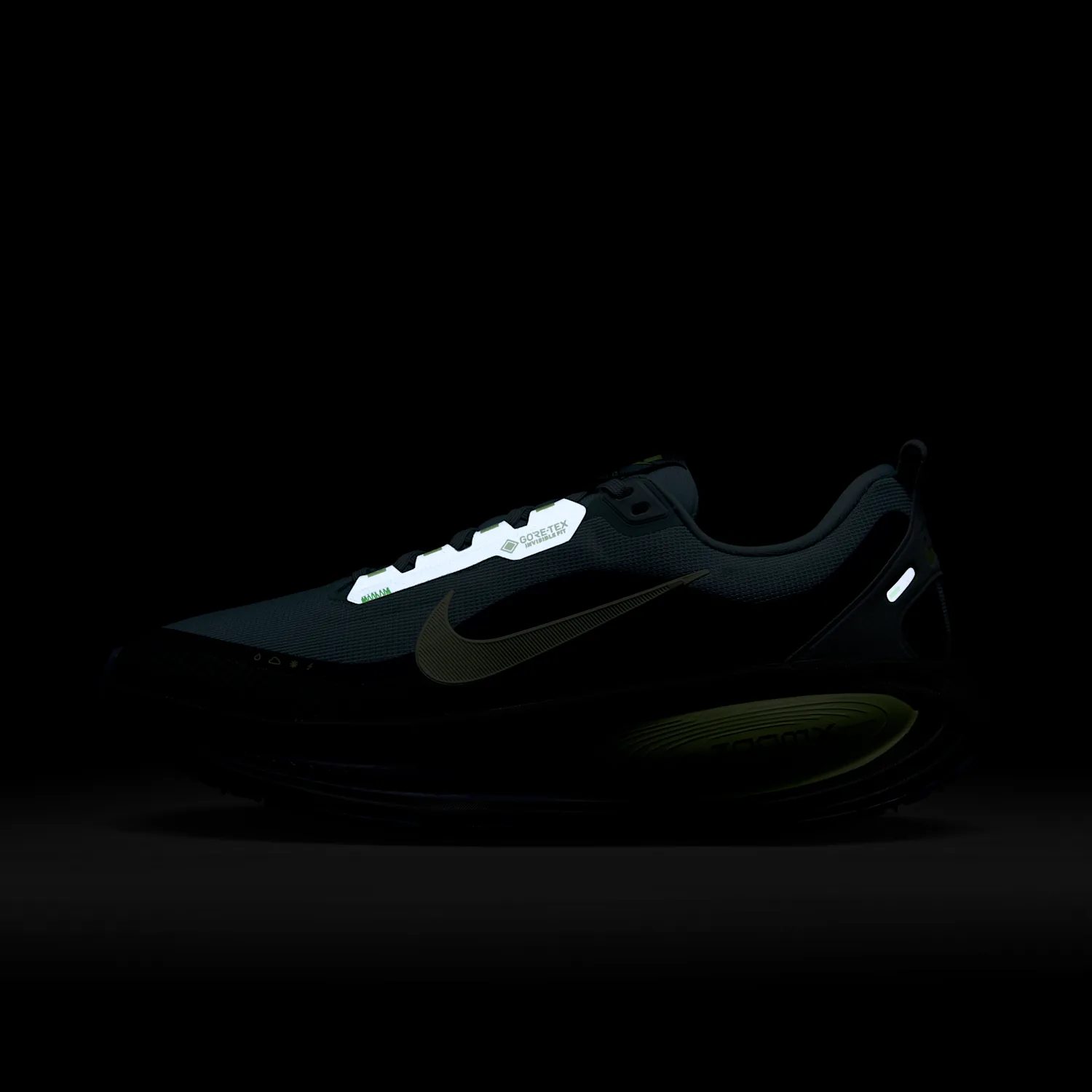 Nike Vomero 18 GORE-TEX image 10