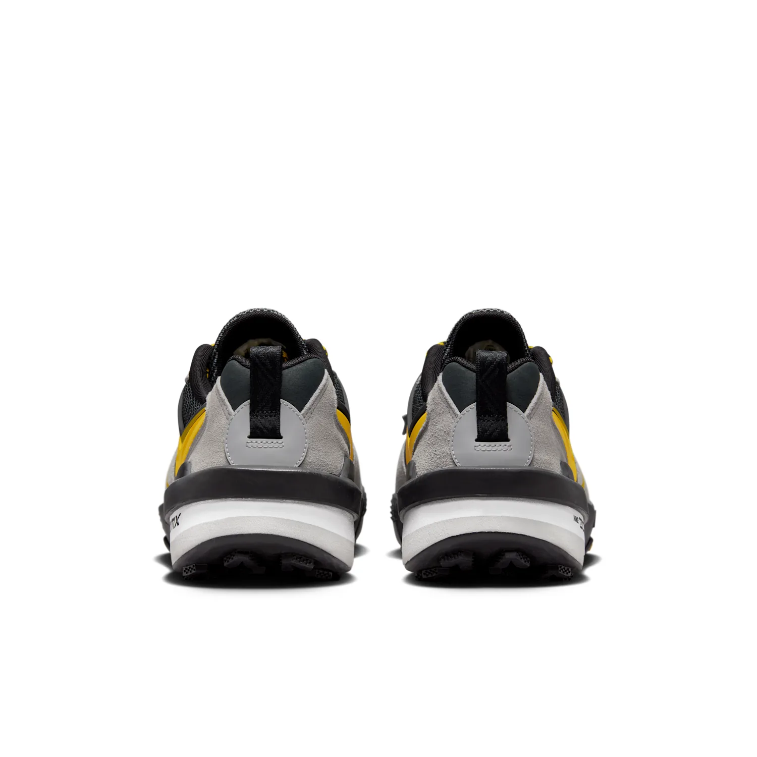 Nike Zegamadome x sacai image 9