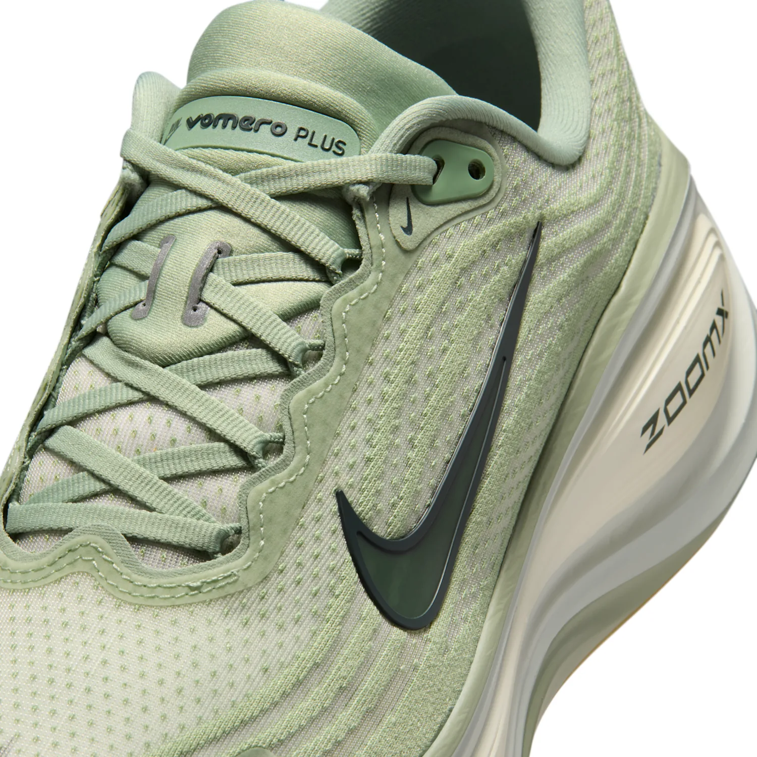 Nike Vomero Plus image 7