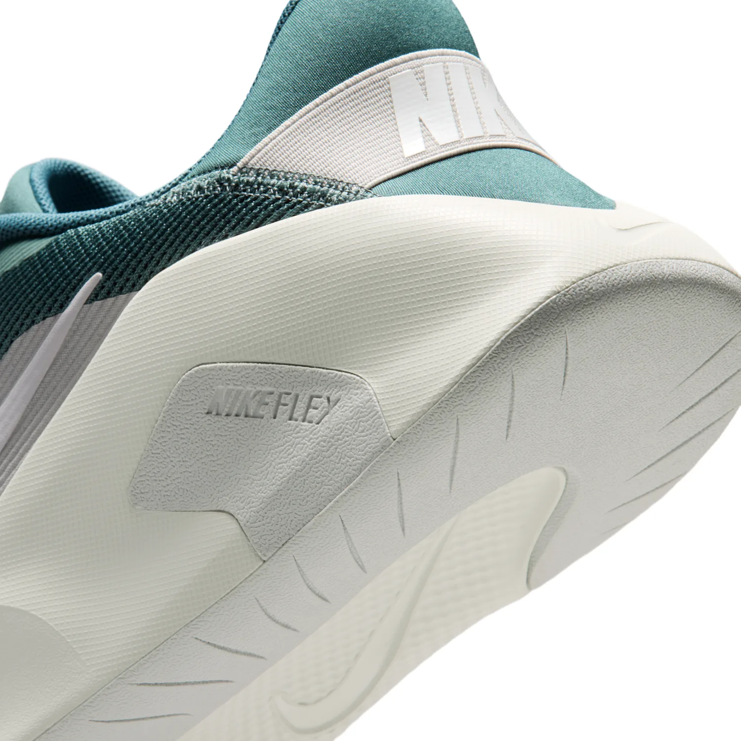 Nike Flex Train image 8