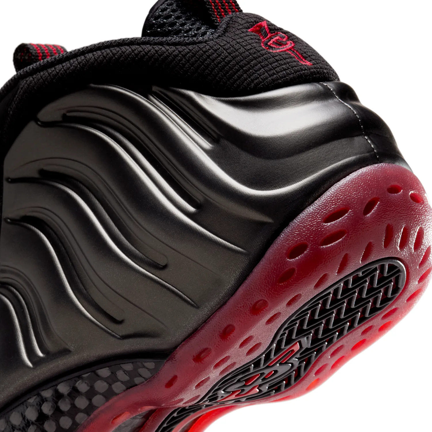 Nike Air Foamposite One image 8