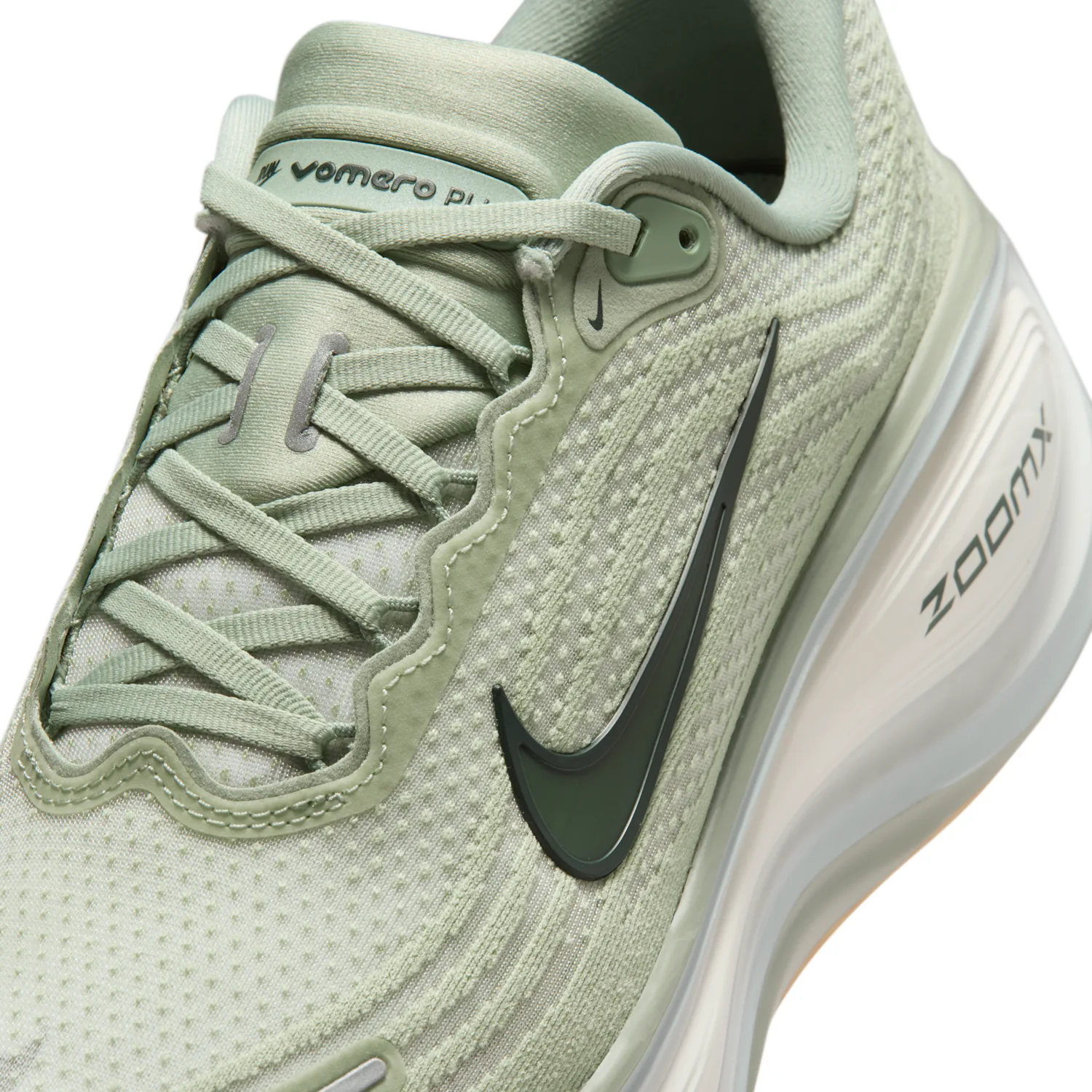 Nike Vomero Plus image 7