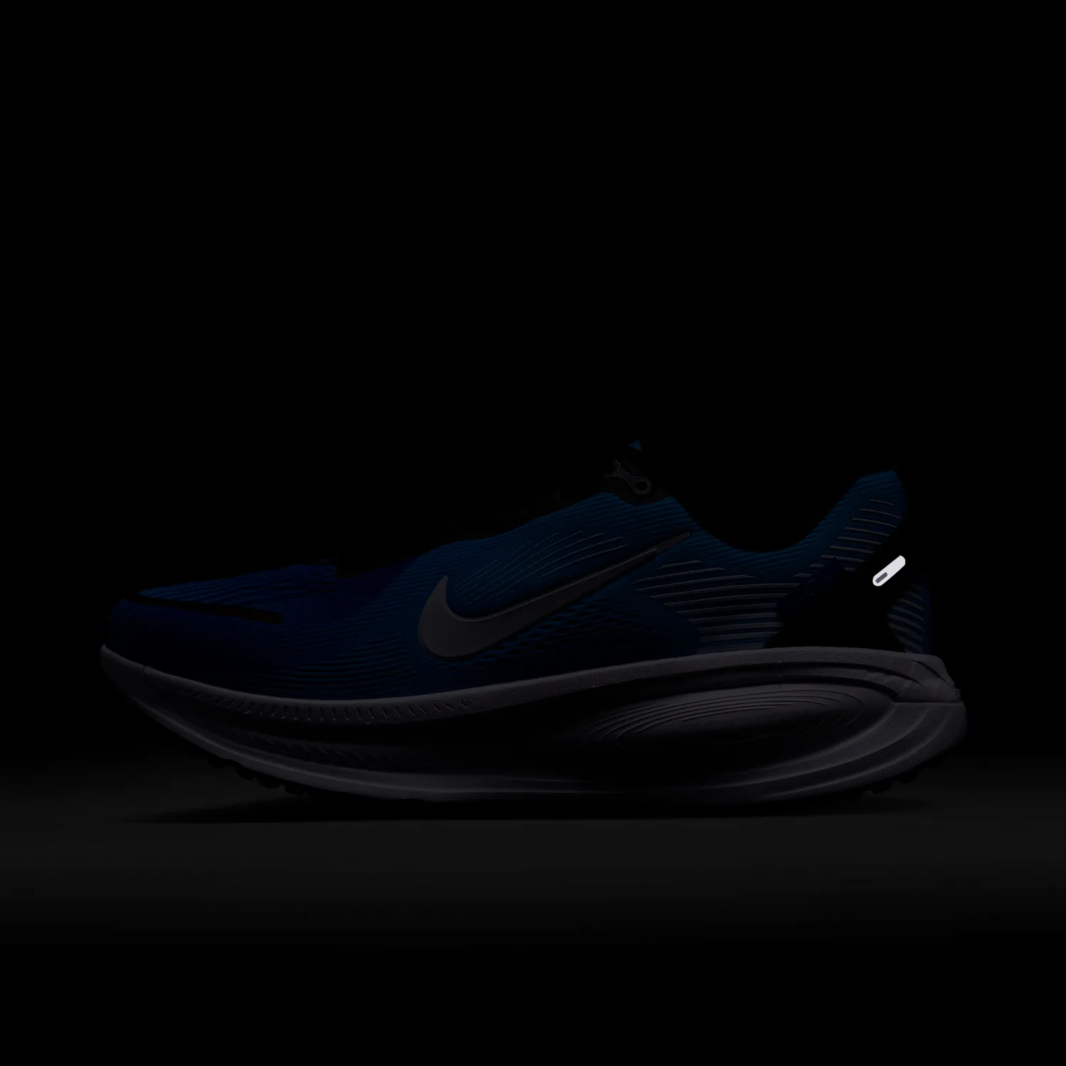 Nike Vomero 18 image 9