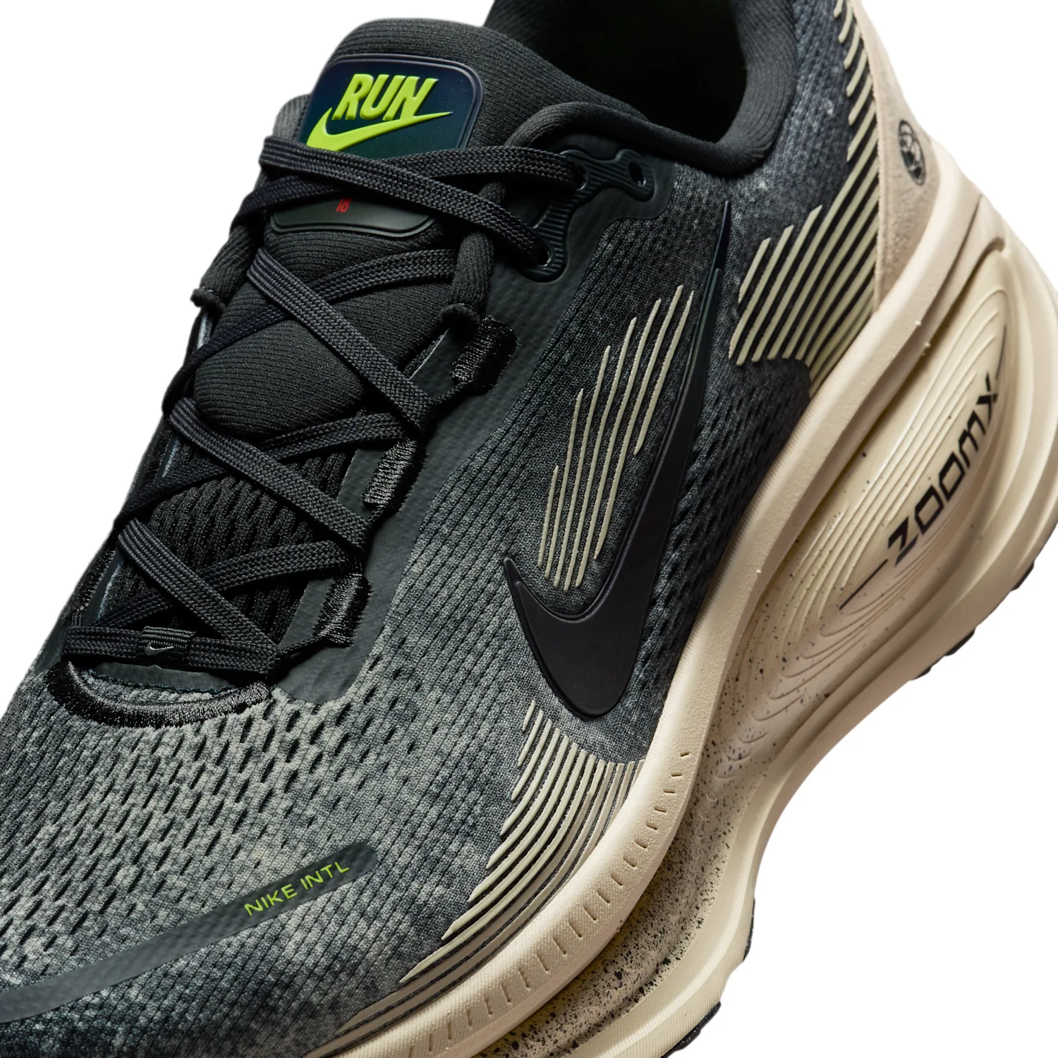 Nike Vomero 18 image 8