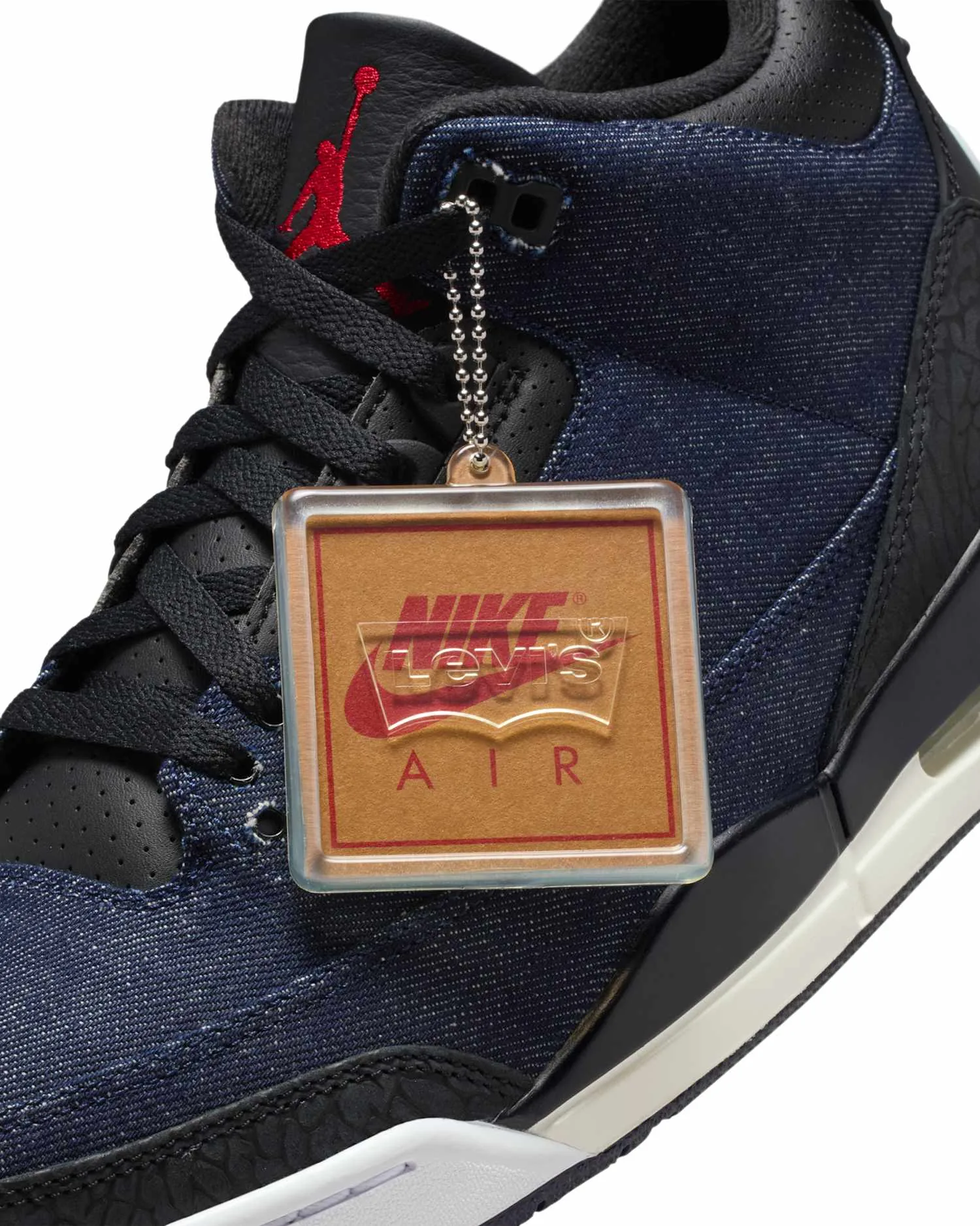 Air Jordan 3 x Levi's® "Indigo and Gym Red" image 3