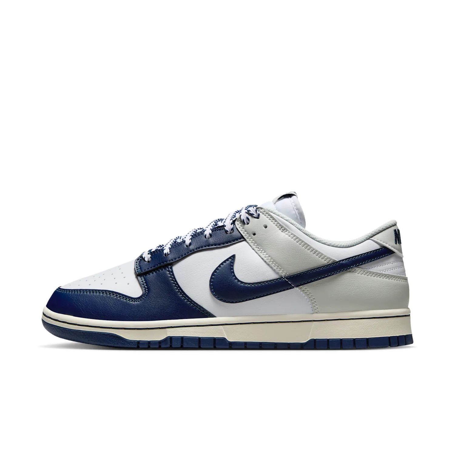 Nike Dunk Low Retro