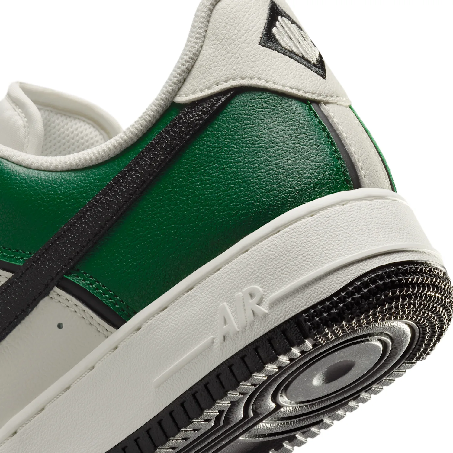 Nike Air Force 1 '07 LV8 image 8