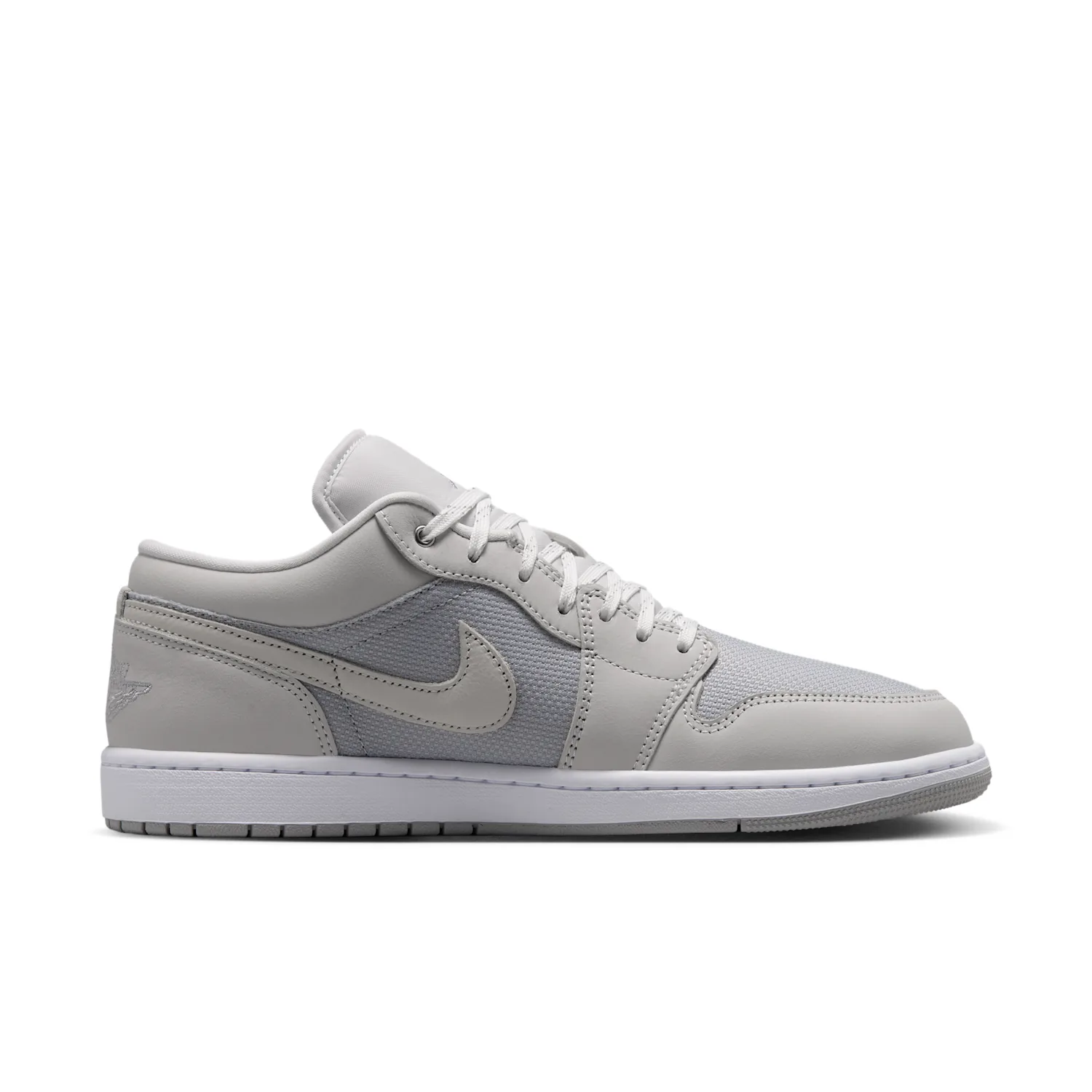 Air Jordan 1 Low SE image 3