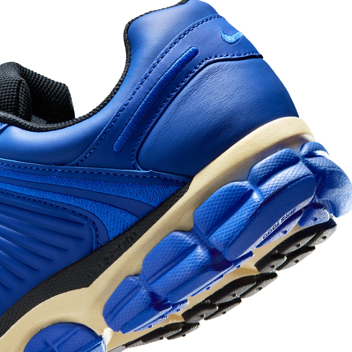 Nike Zoom Vomero 5 image 8