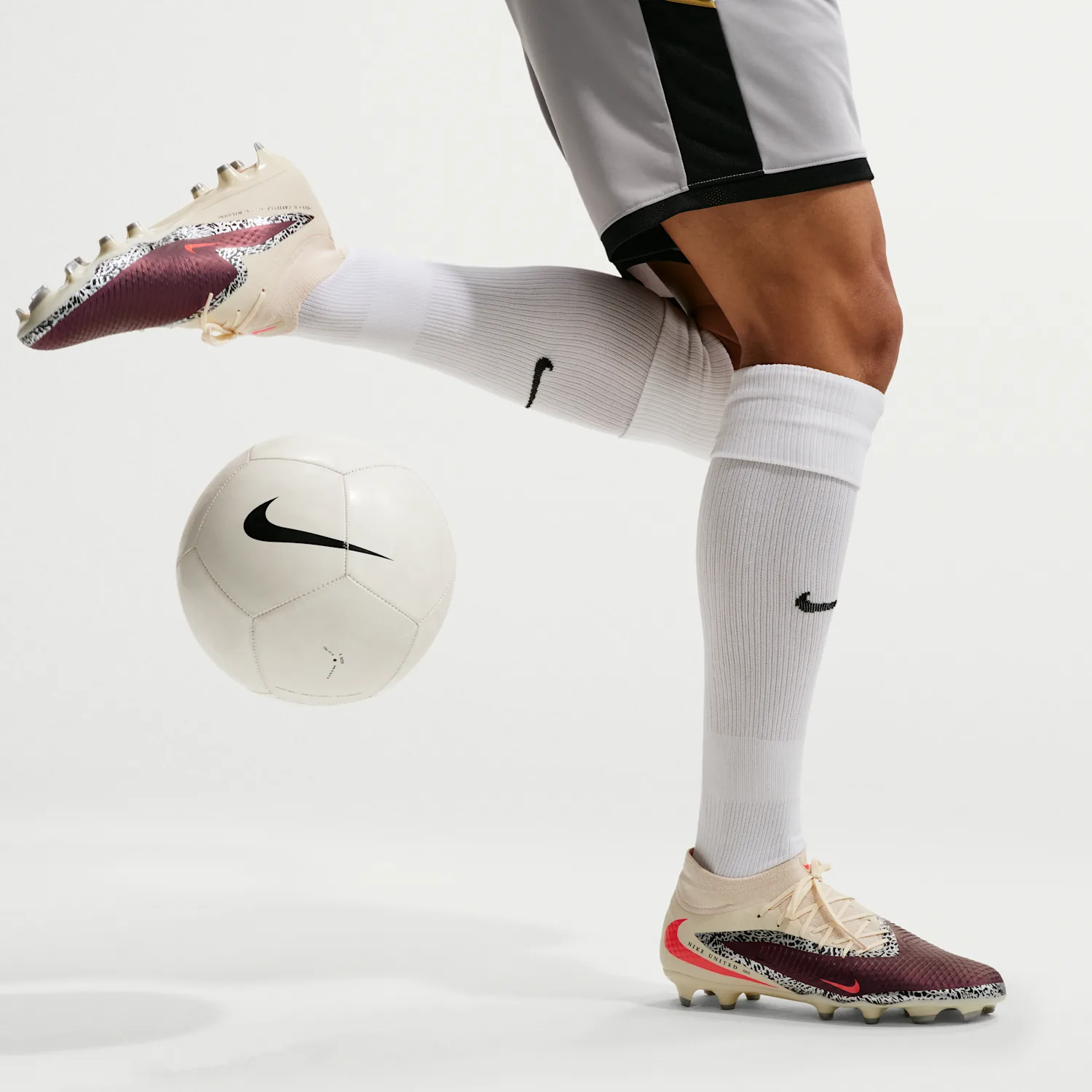Nike United Phantom 6 High Academy image 2
