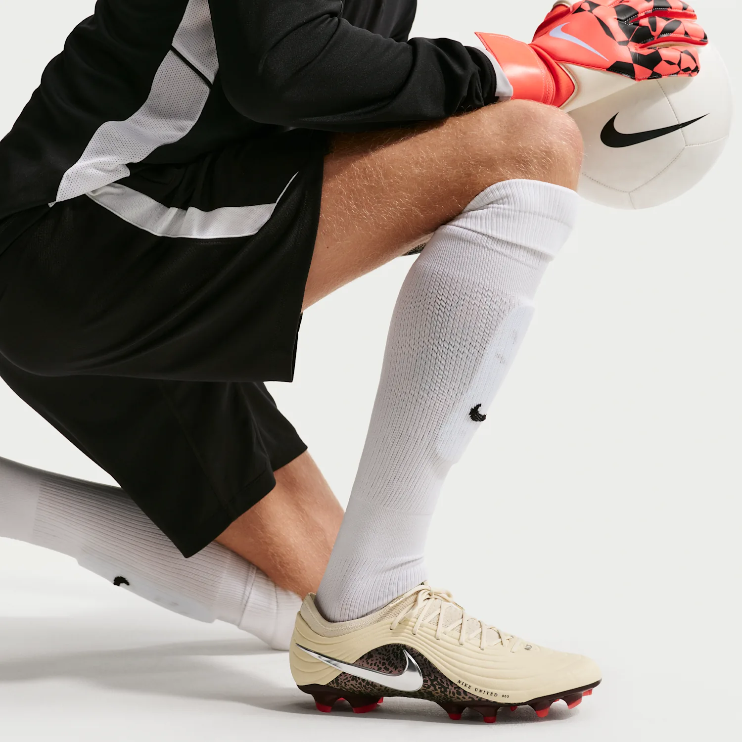 Nike United Tiempo Maestro Elite image 3