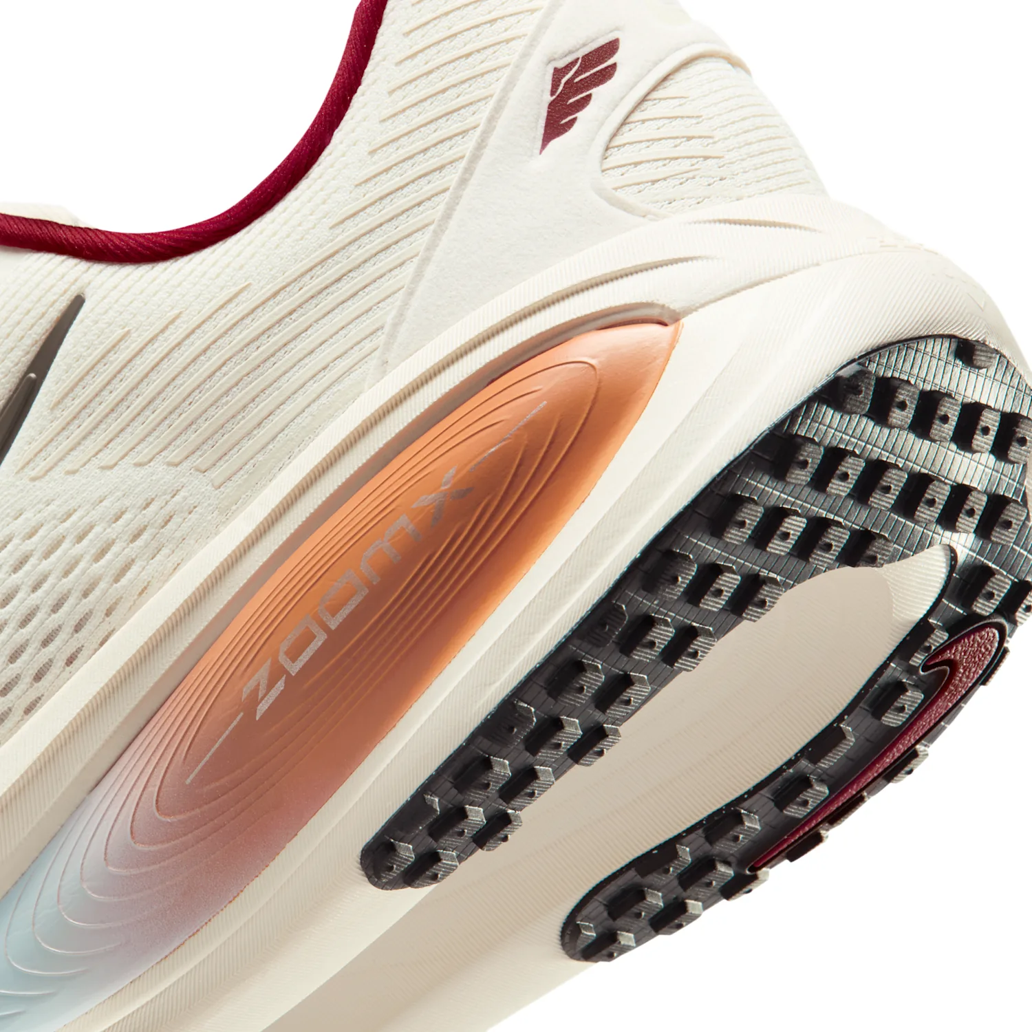 Nike Vomero 18 image 8