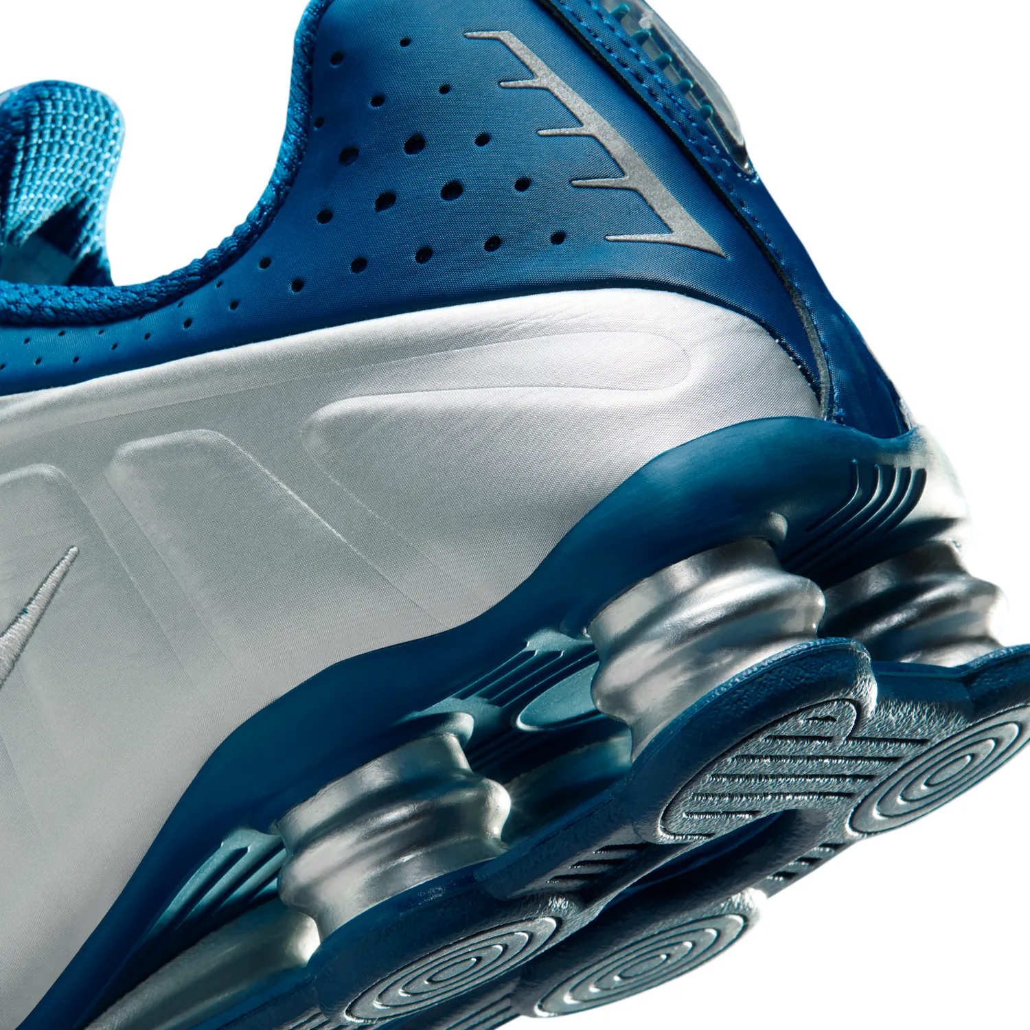 Nike Shox R4 image 8