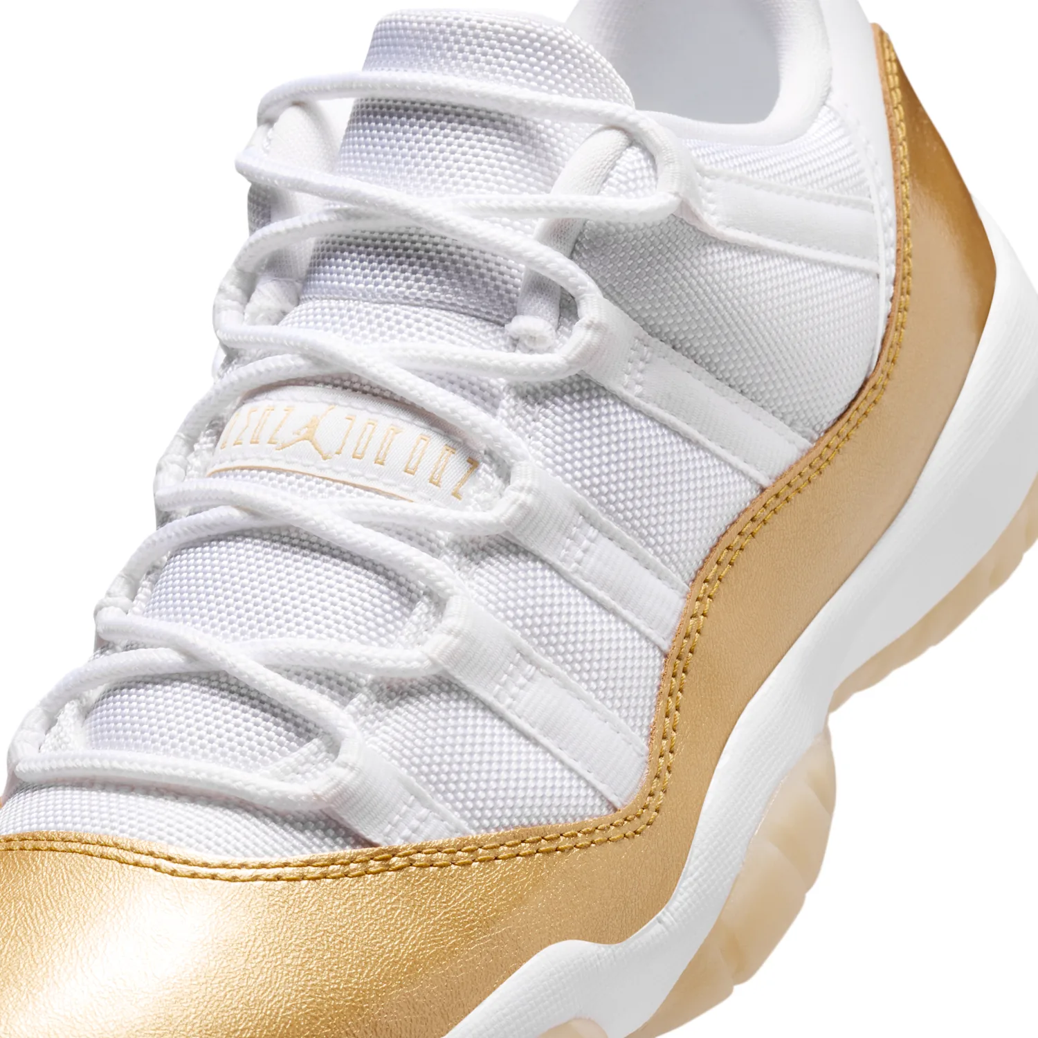 Air Jordan 11 Low "Mother's Day" image 9