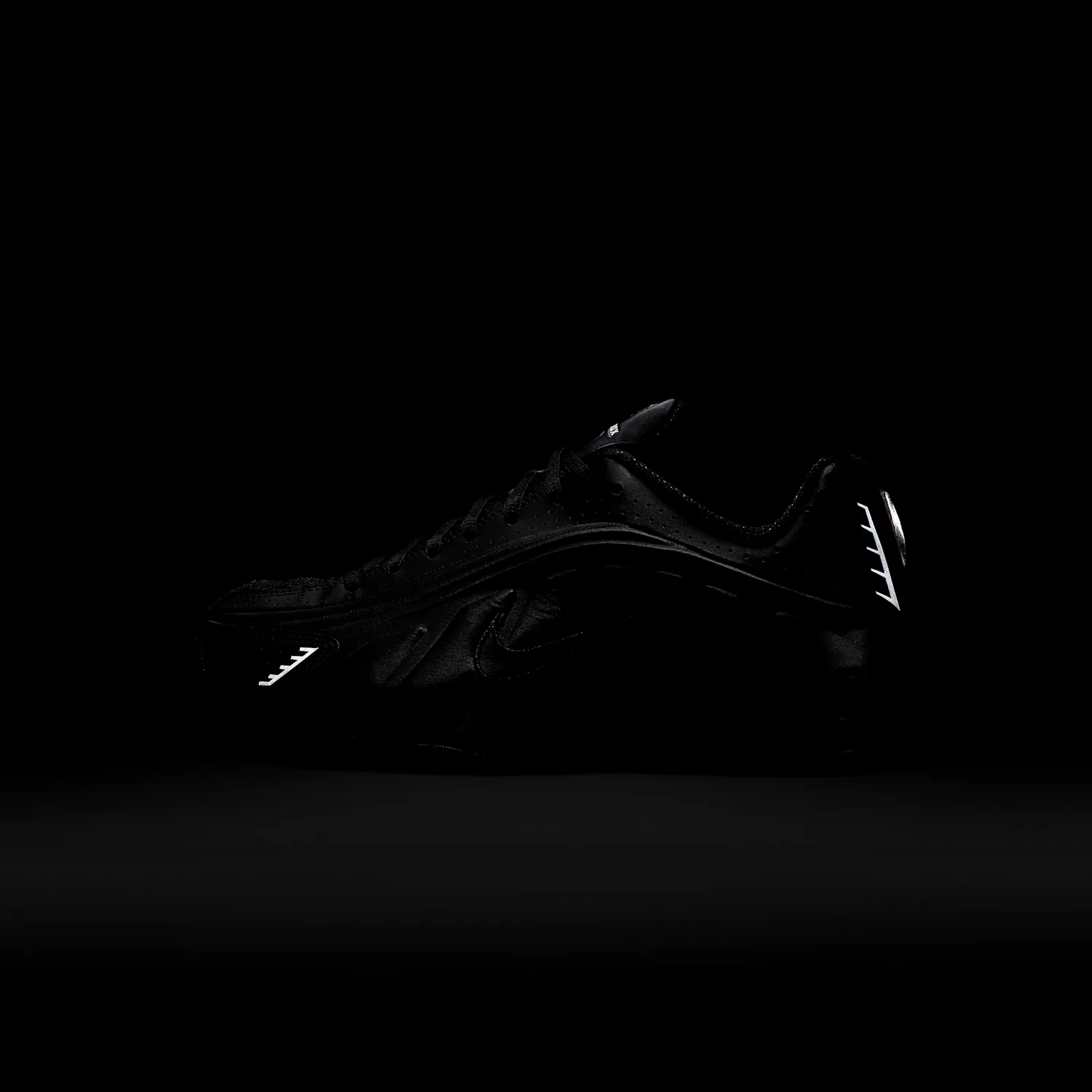 Nike Shox R4 image 2