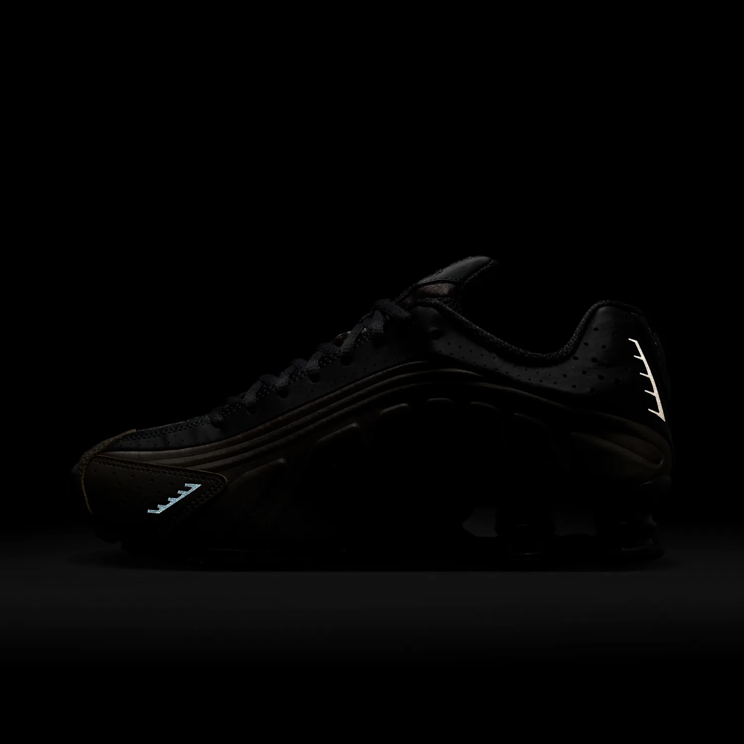 Nike Shox R4 image 4