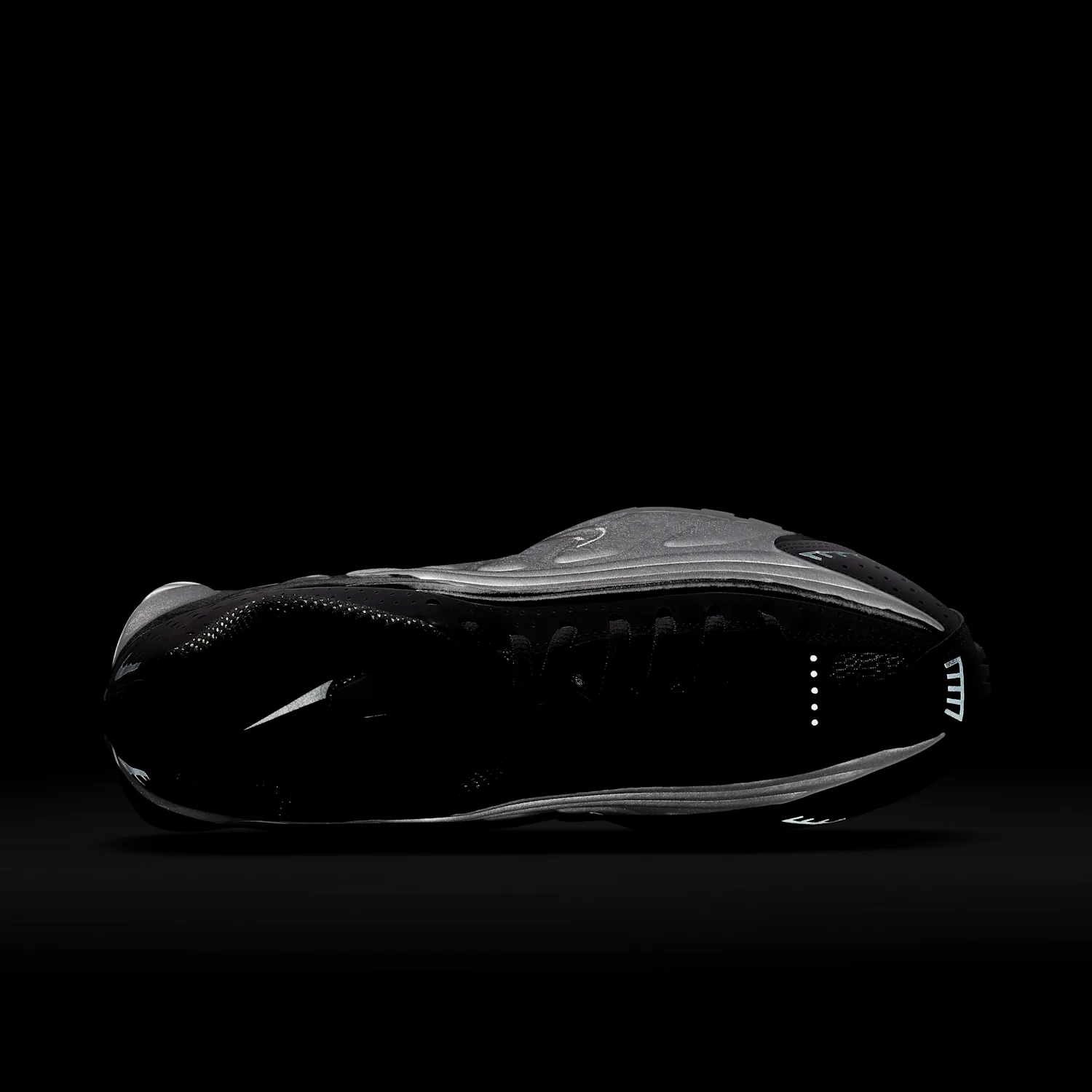 Nike Shox R4 image 10