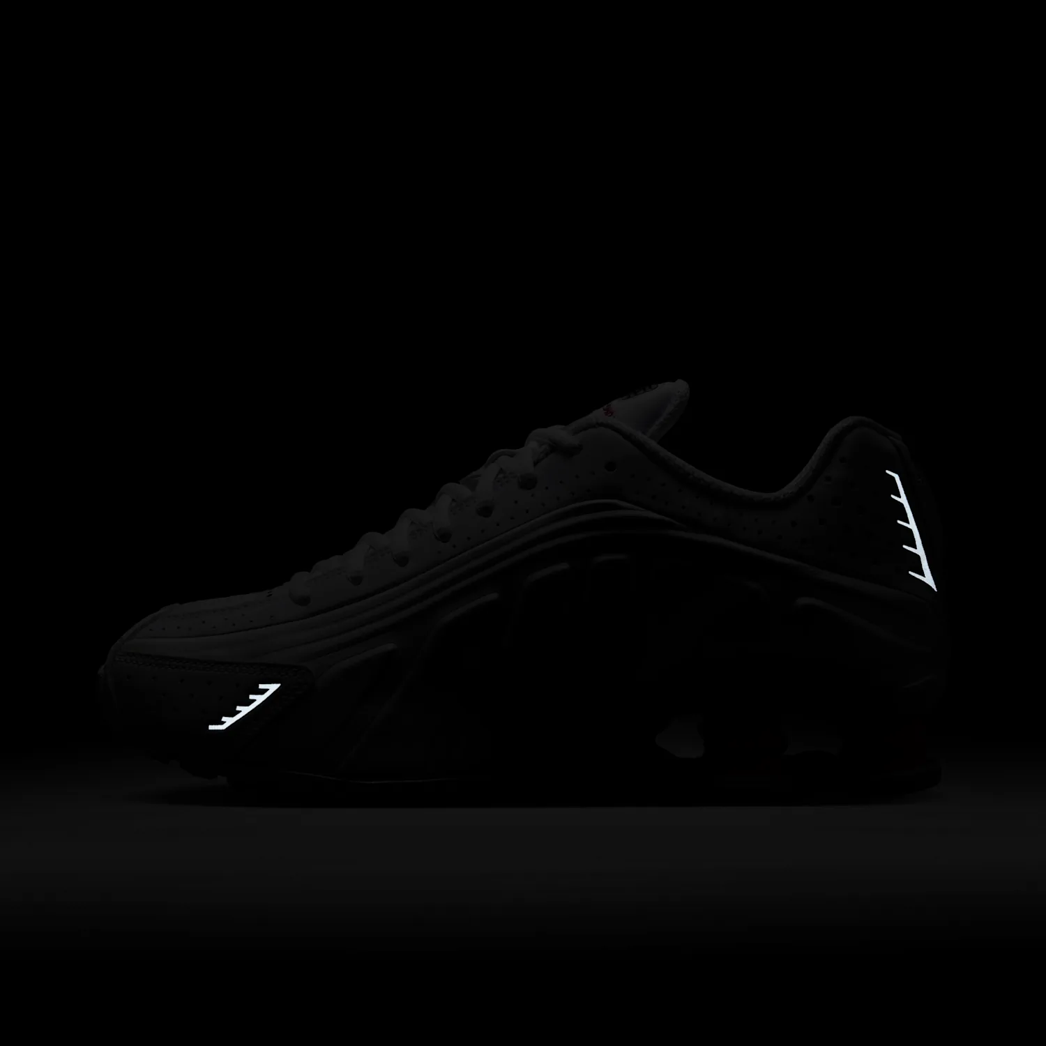 Nike Shox R4 image 4