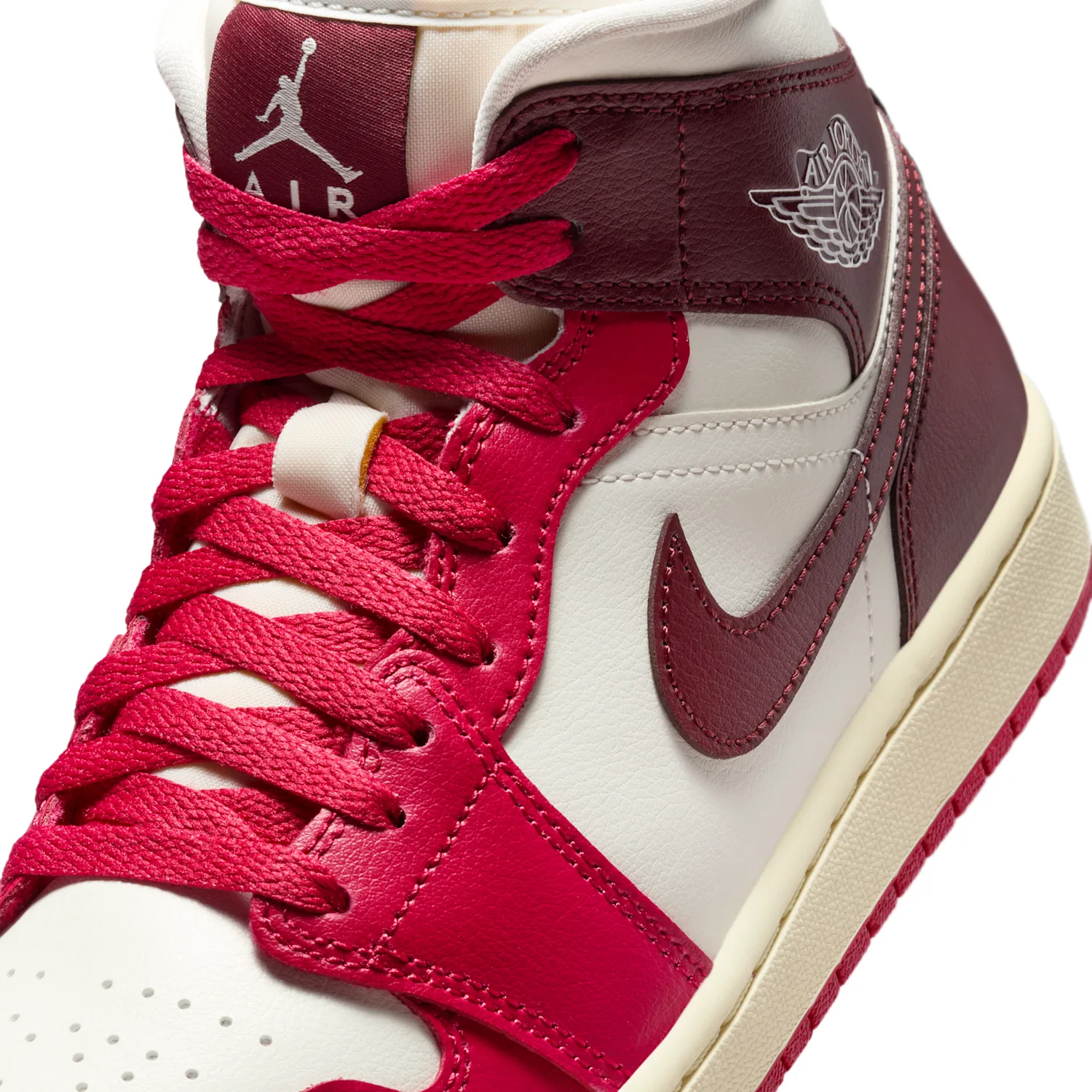 Air Jordan 1 Mid image 7