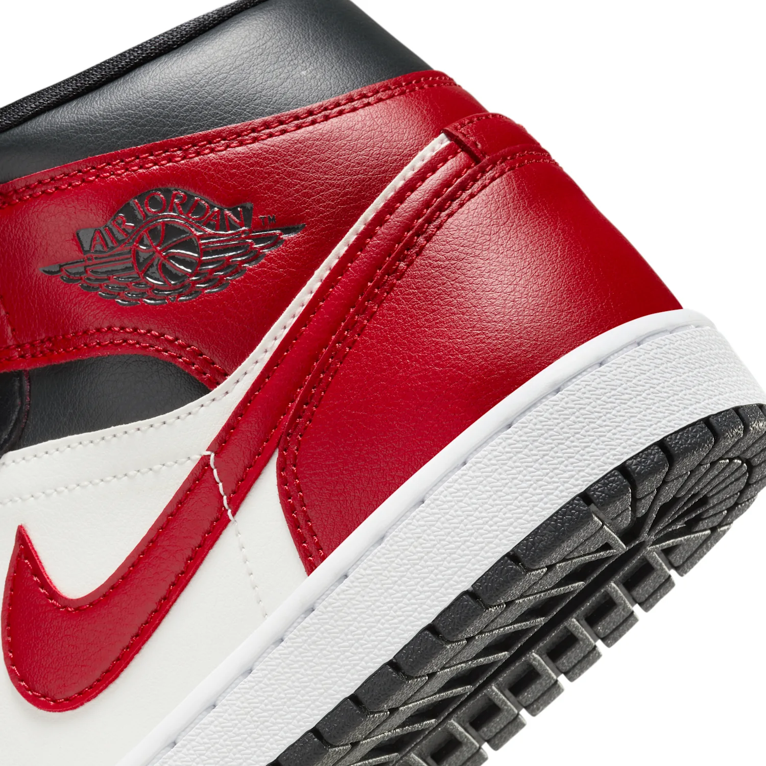 Air Jordan 1 Mid image 8