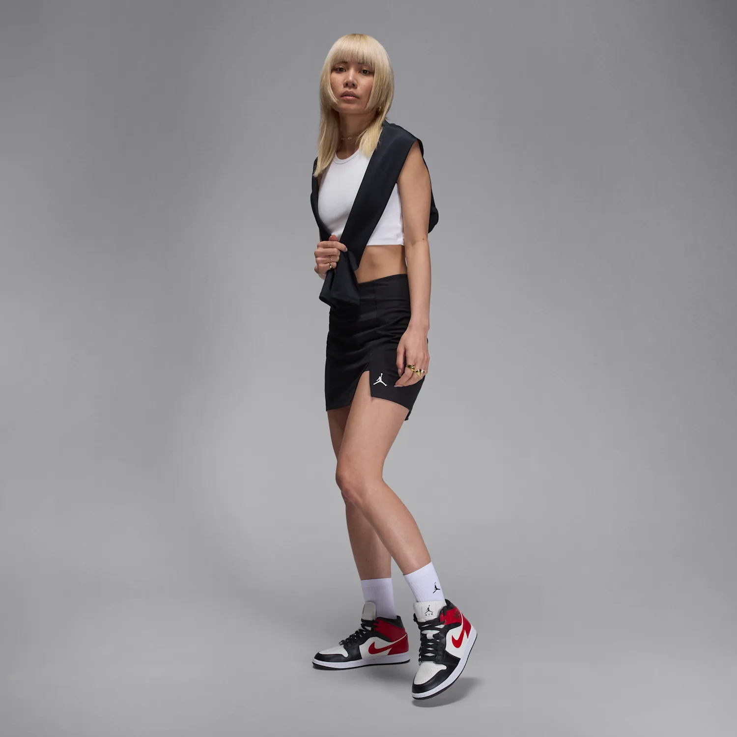 Air Jordan 1 Mid image 9