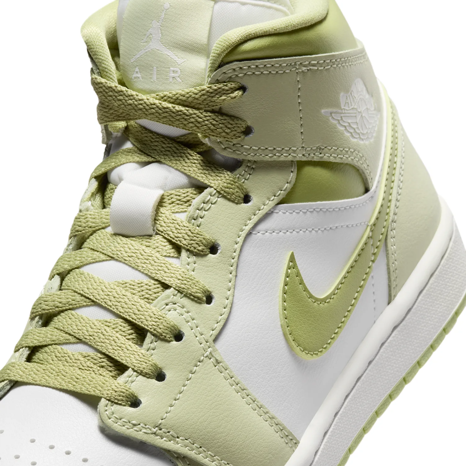 Air Jordan 1 Mid image 7